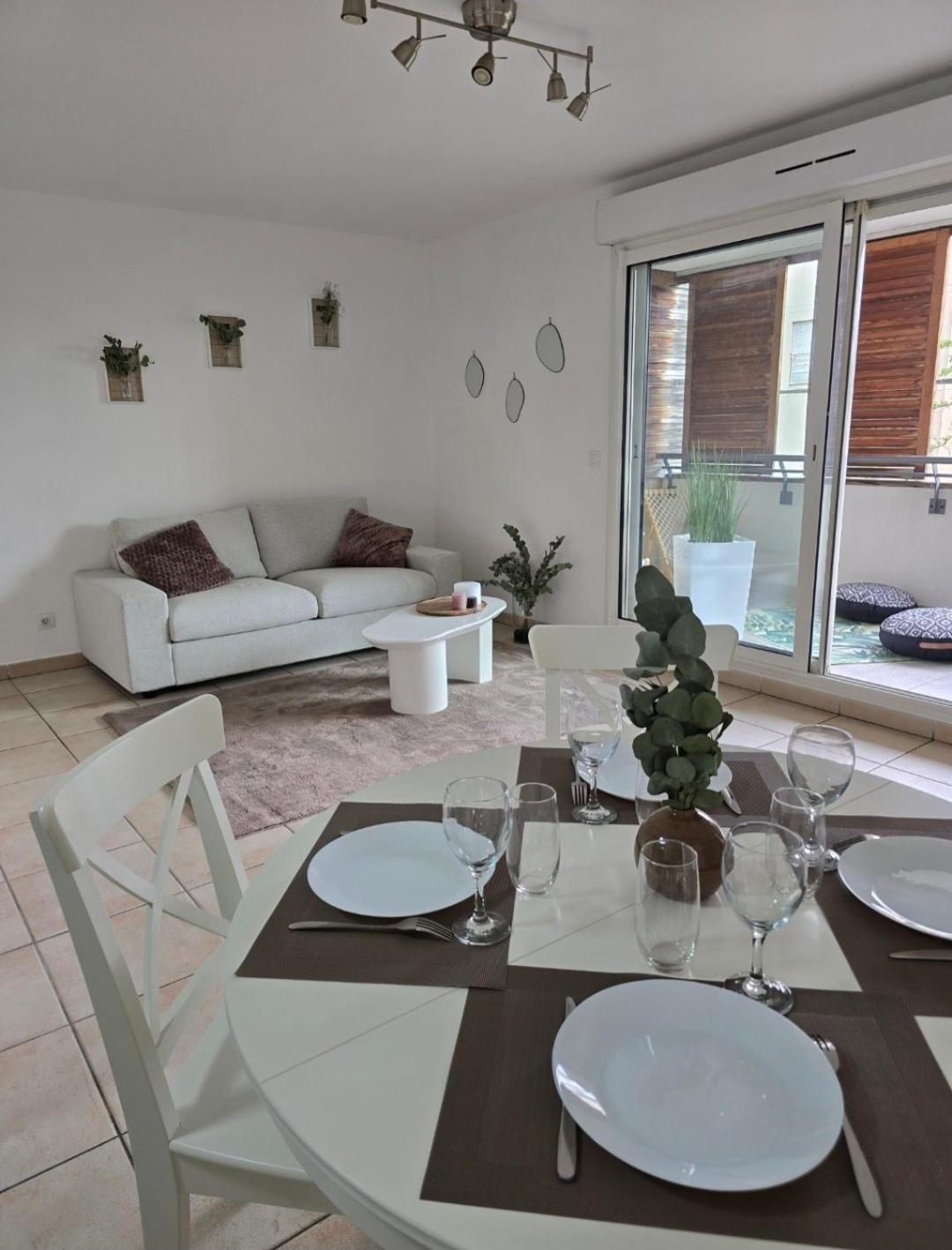 Flat Marseilles