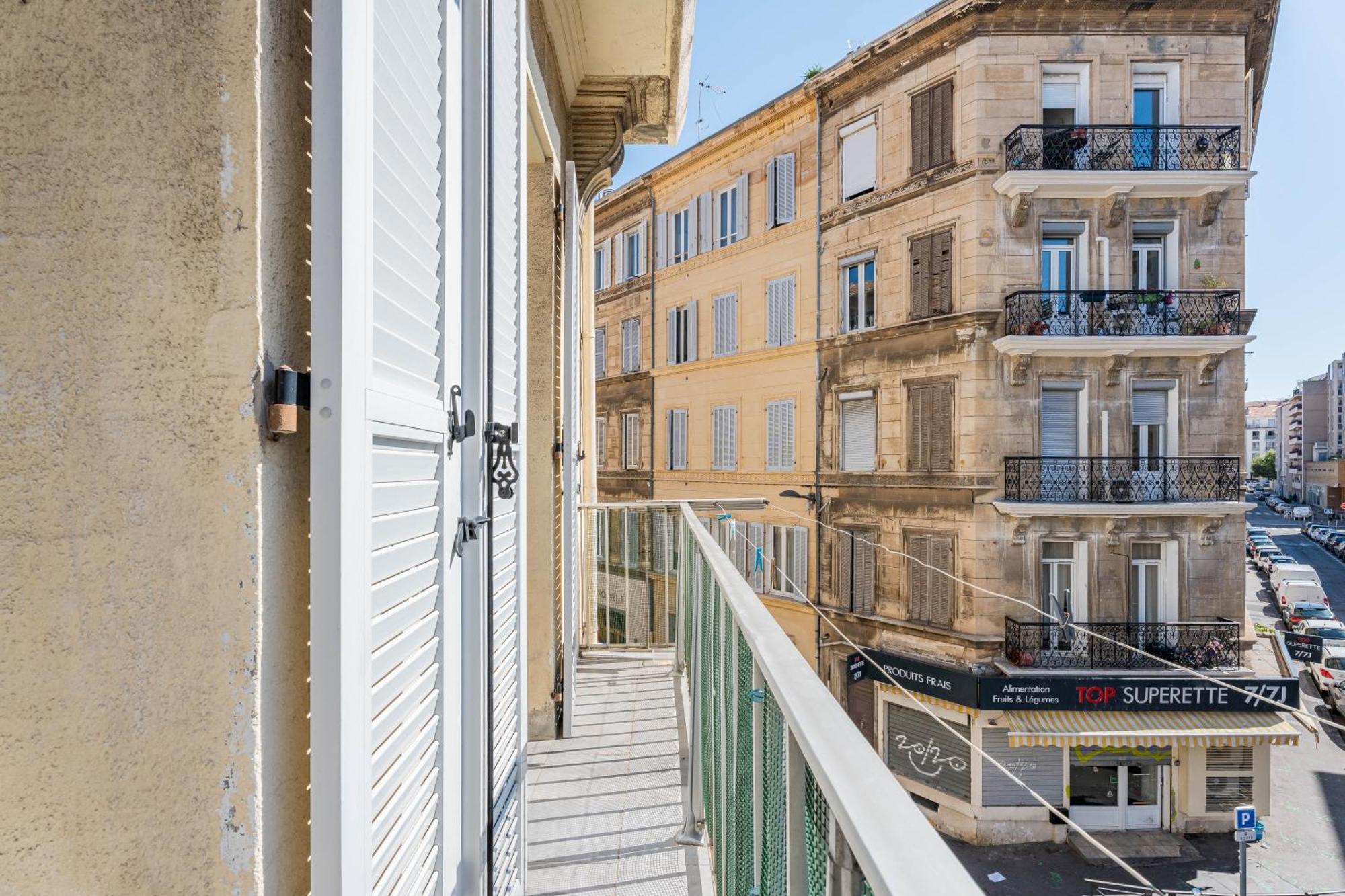 Lumineux Au Coeur De Avec Balcon Prive Marsella