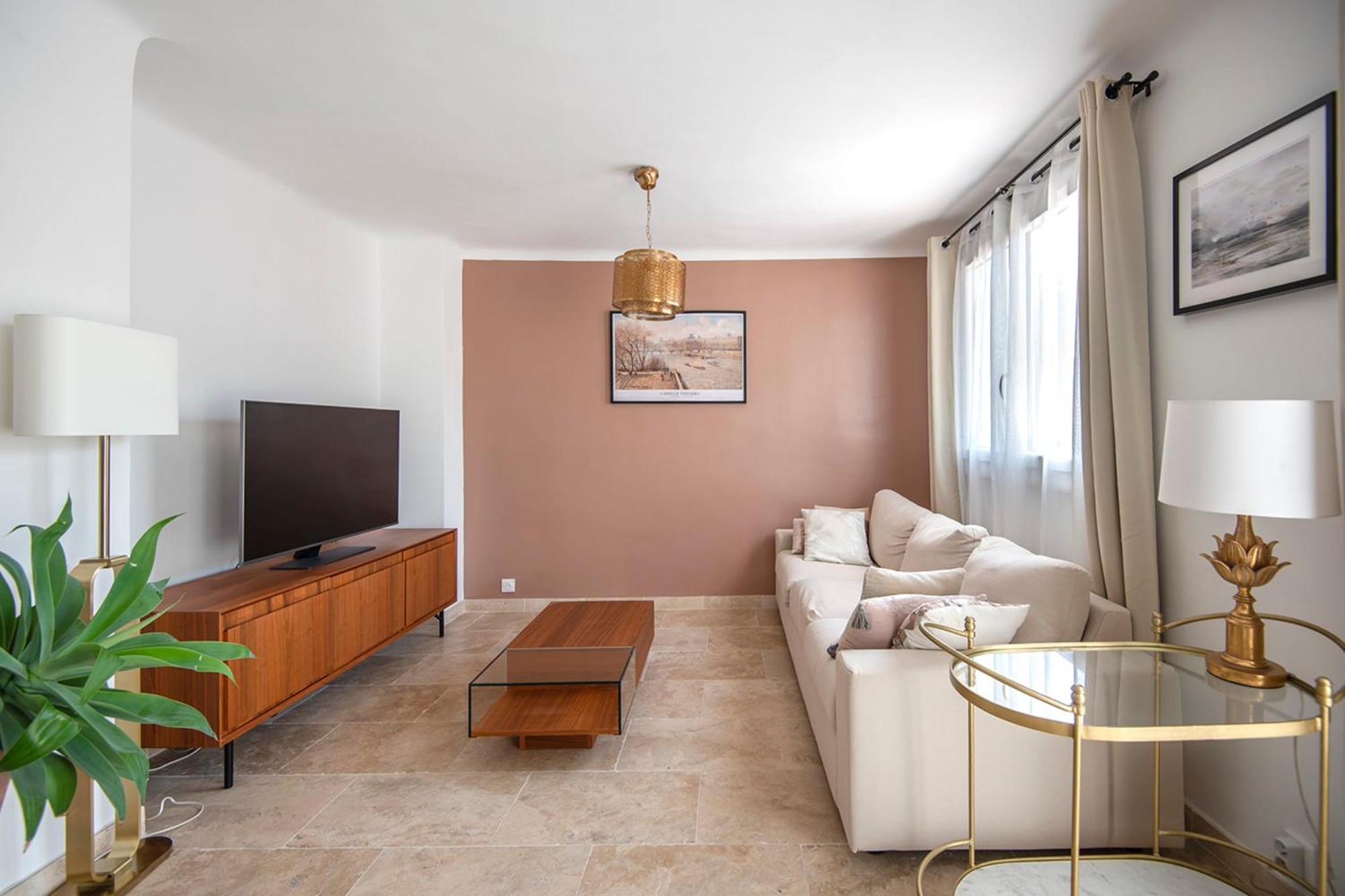 Beautiful Of 65 M2 In The 8th Marseilles