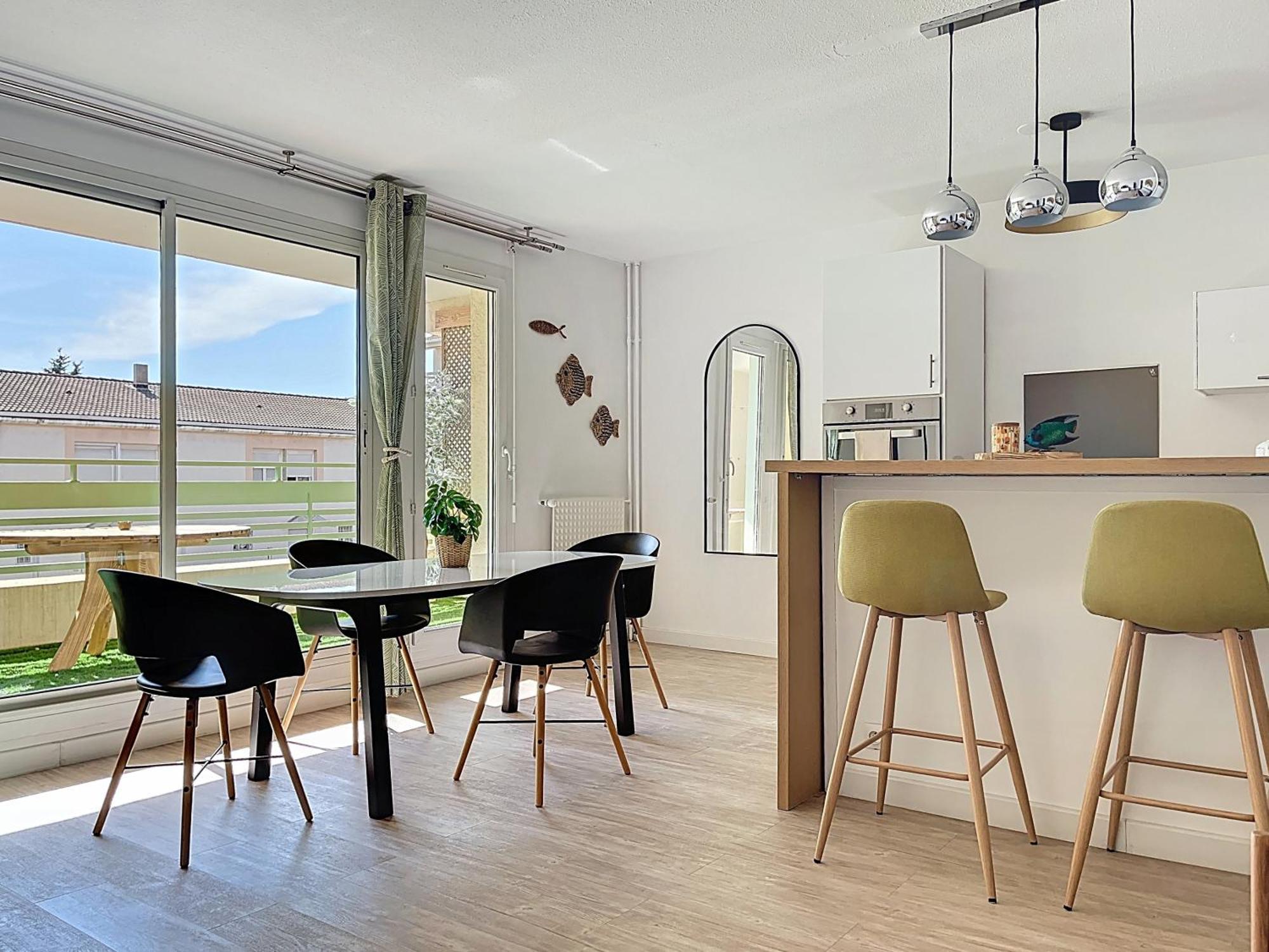 Apartment Grand - 3 Minutes De La - Les Freres De La Loc' Marseilles
