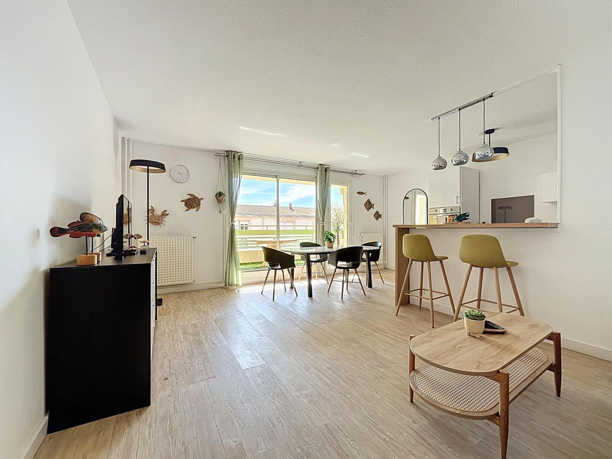 Apartment Grand - 3 Minutes De La - Les Freres De La Loc'