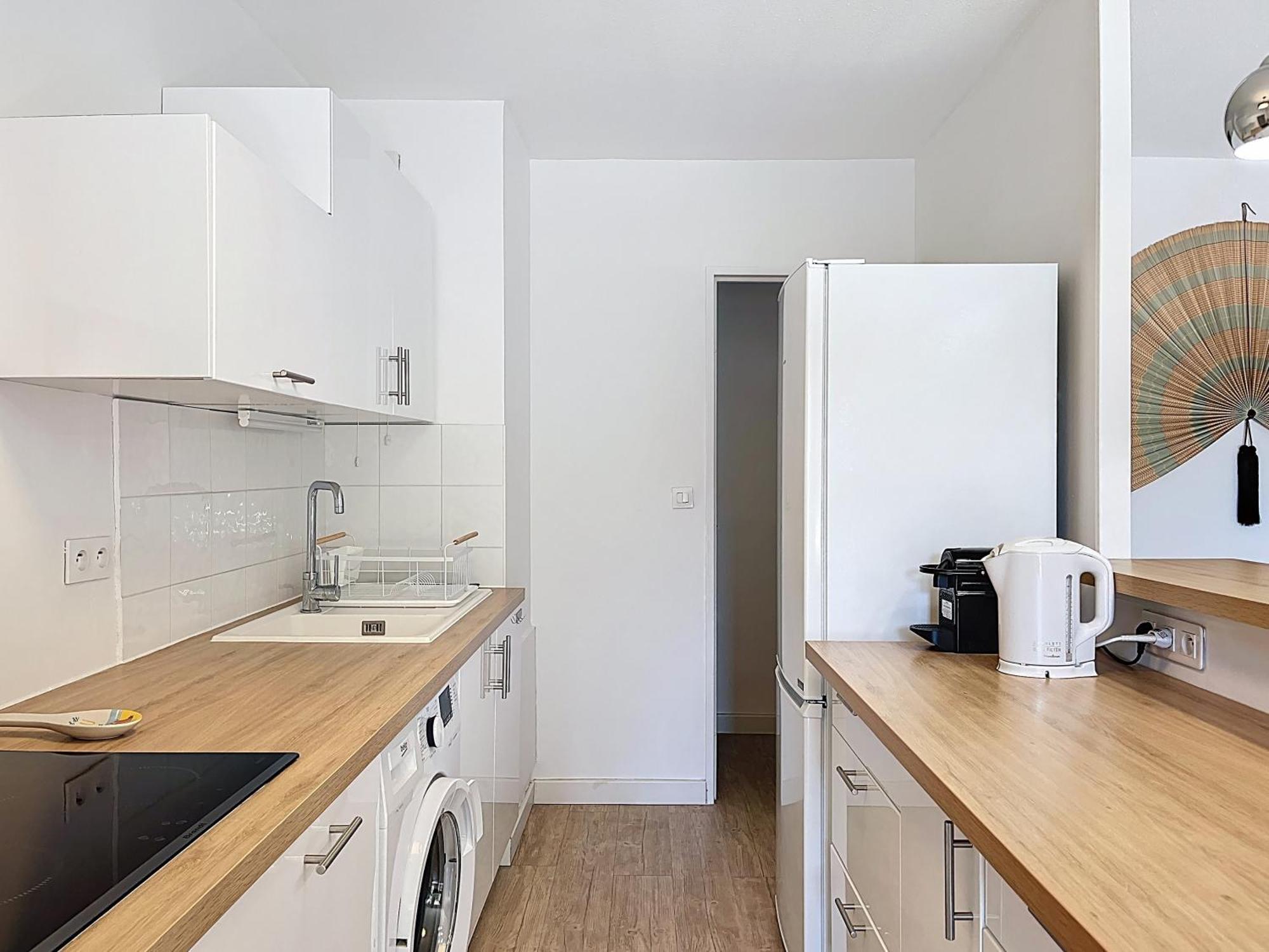 Apartment Grand - 3 Minutes De La - Les Freres De La Loc' *