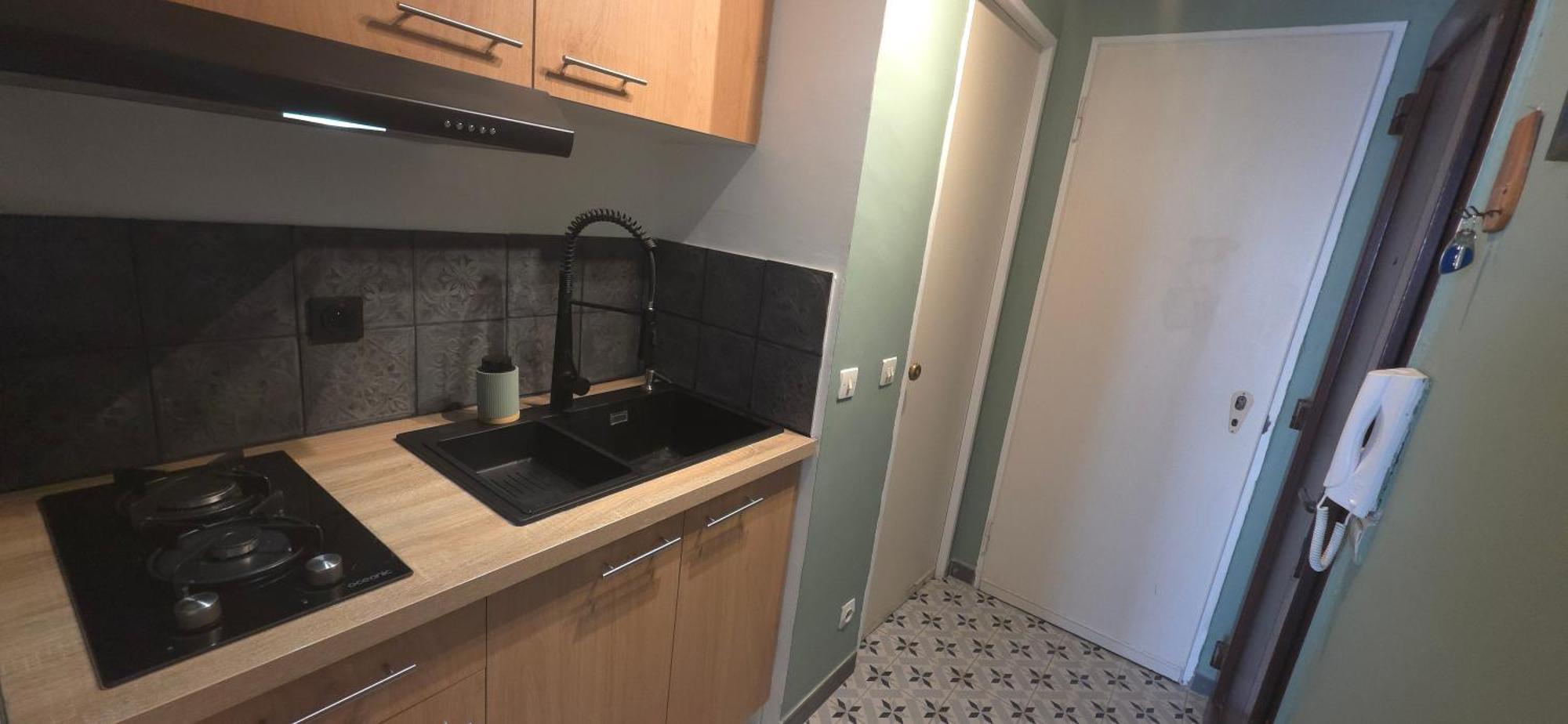 Le Letizia-wifi-netflix-balcon-friche Belle De Mai Urban Nestconciergerie Apartment Marseilles