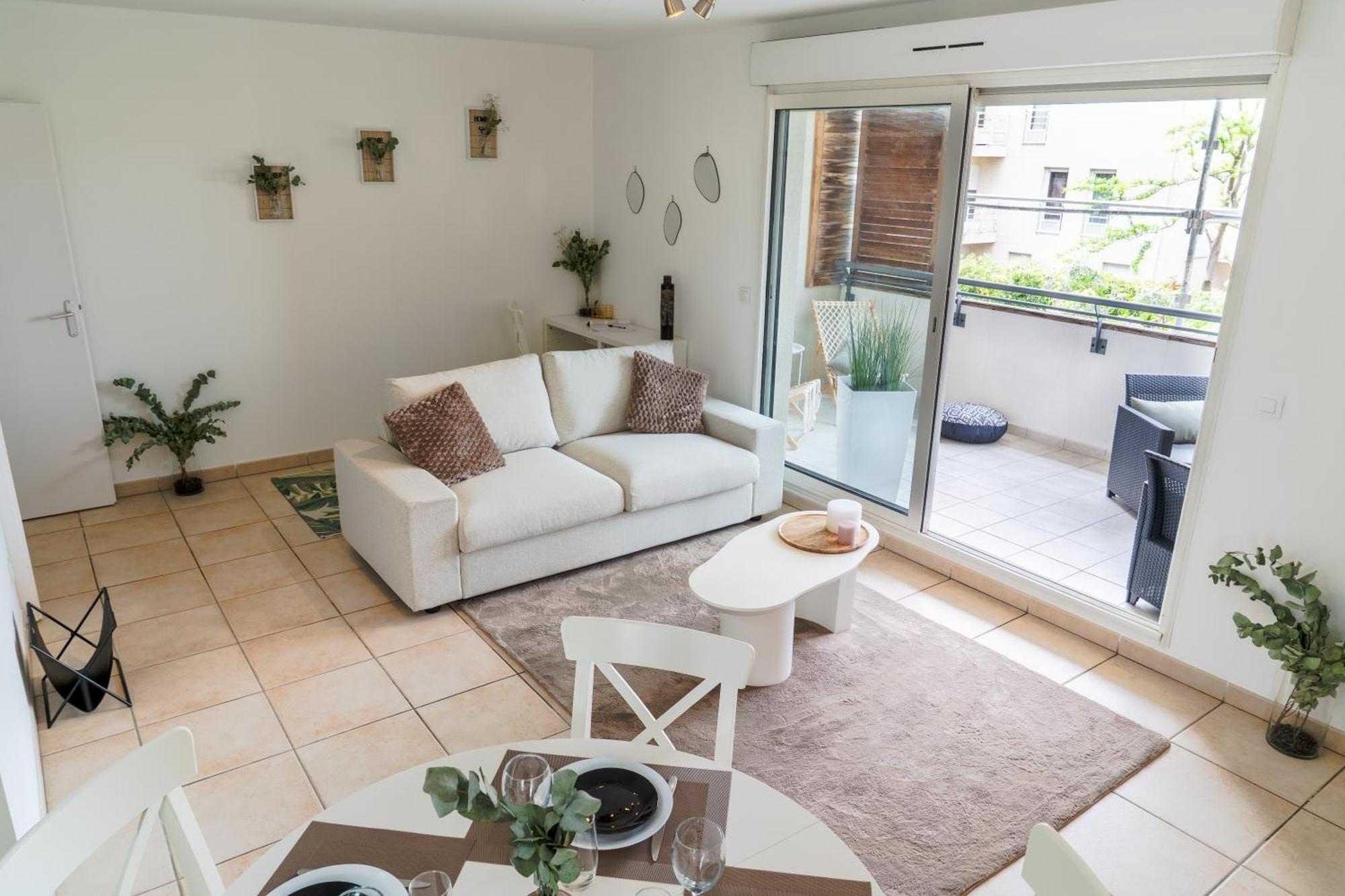Flat Marseilles