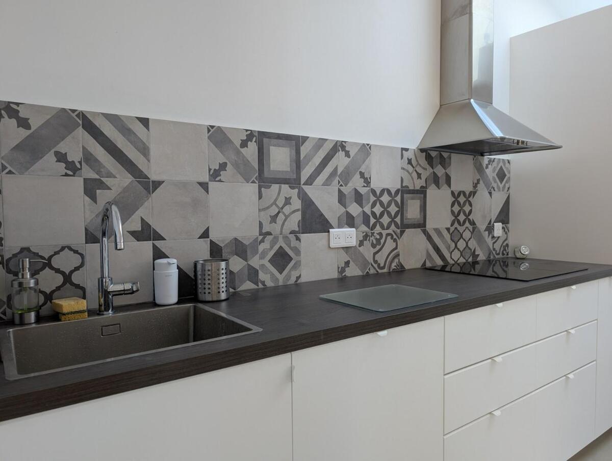 Apartment 2br With Quiet Terrace In The Center *