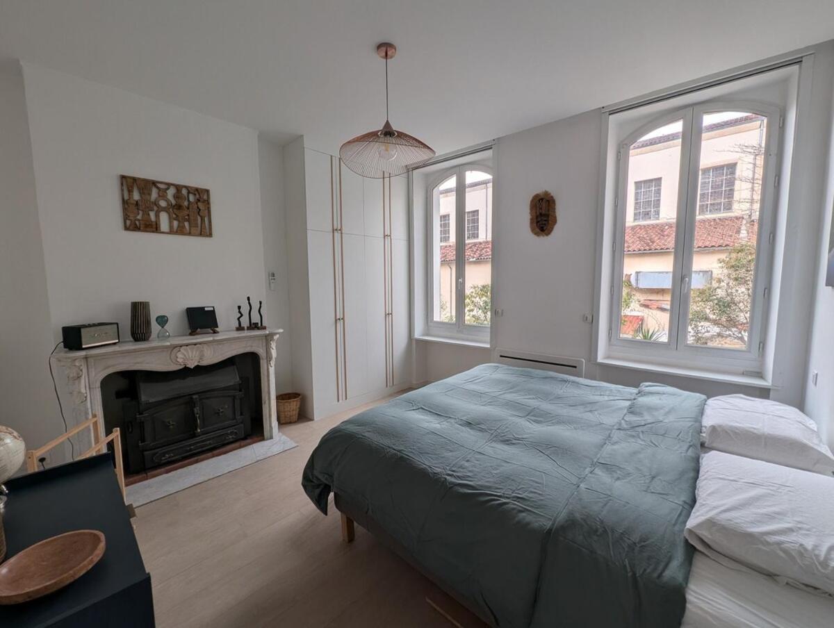 2br With Quiet Terrace In The Center Apartment *