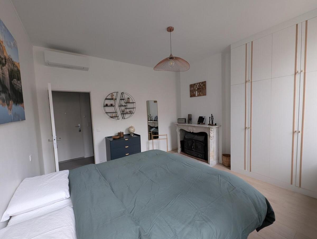 2br With Quiet Terrace In The Center