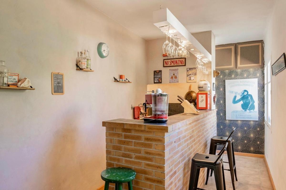 Bright, Vintage-style Marseille