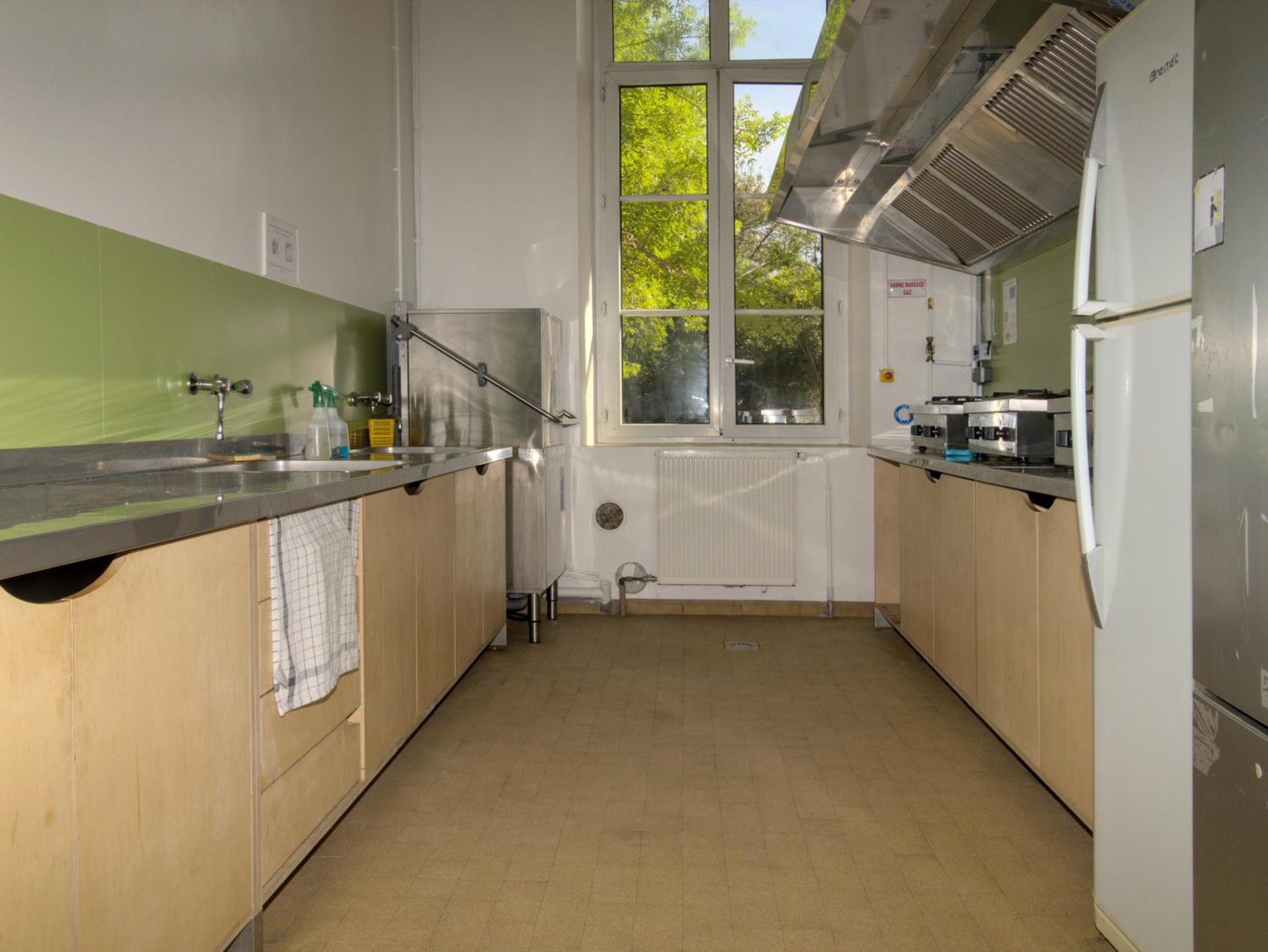 Hi Bois-luzy Hostel Marseille