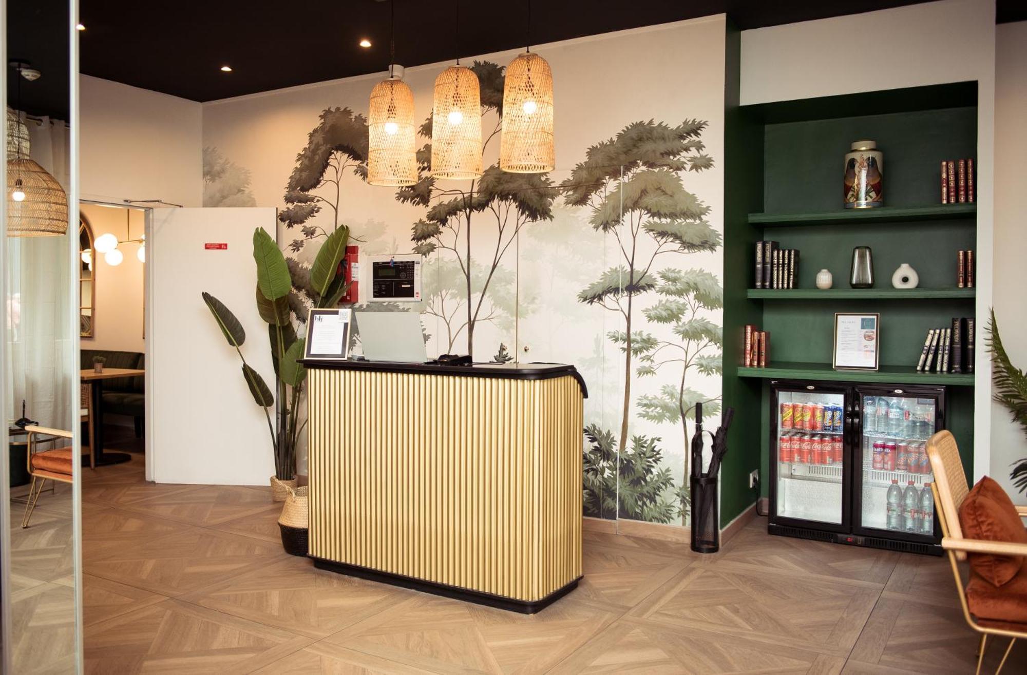 Le M Hotel