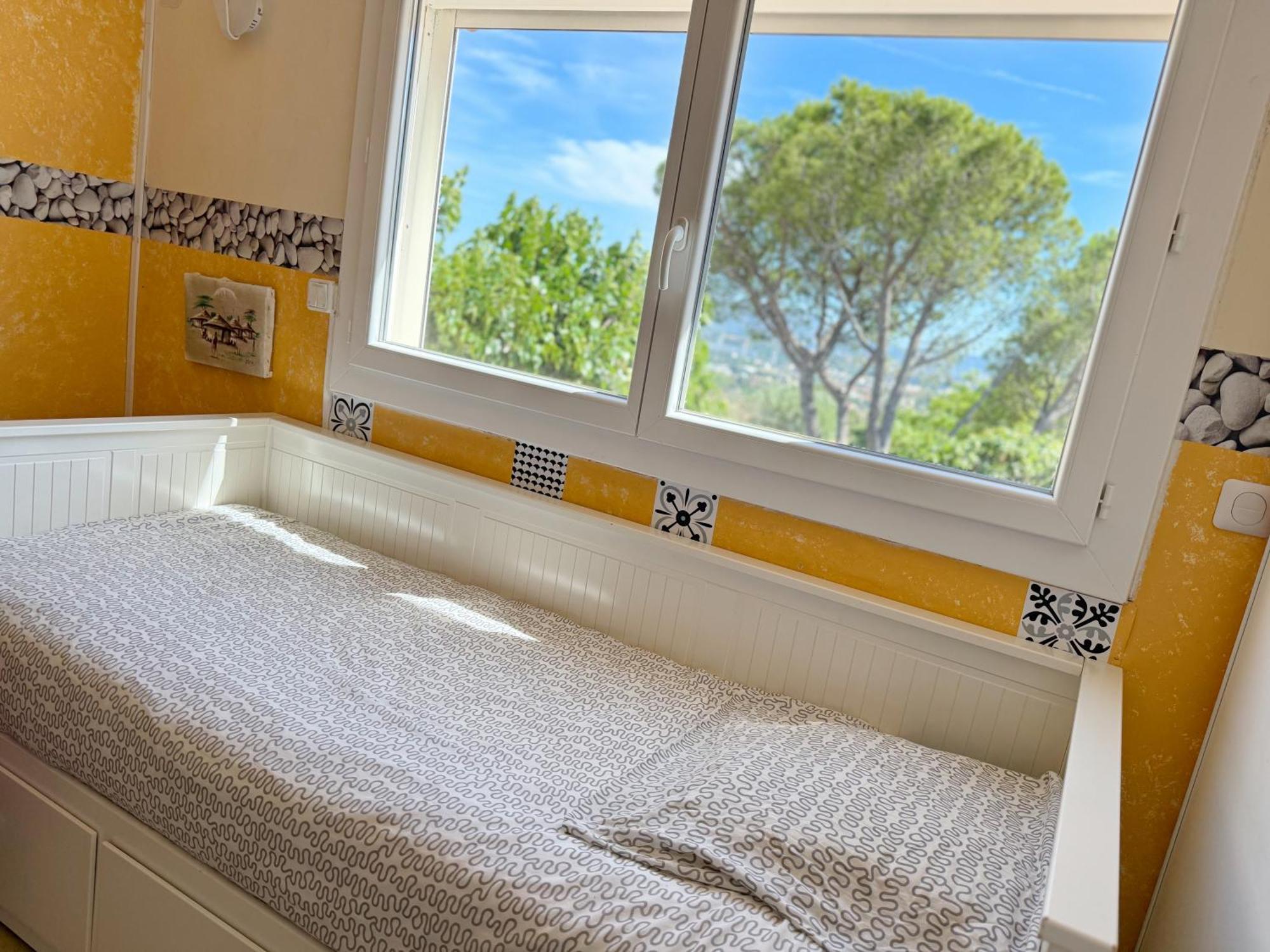 Maison Au Calme Avec Jardin *