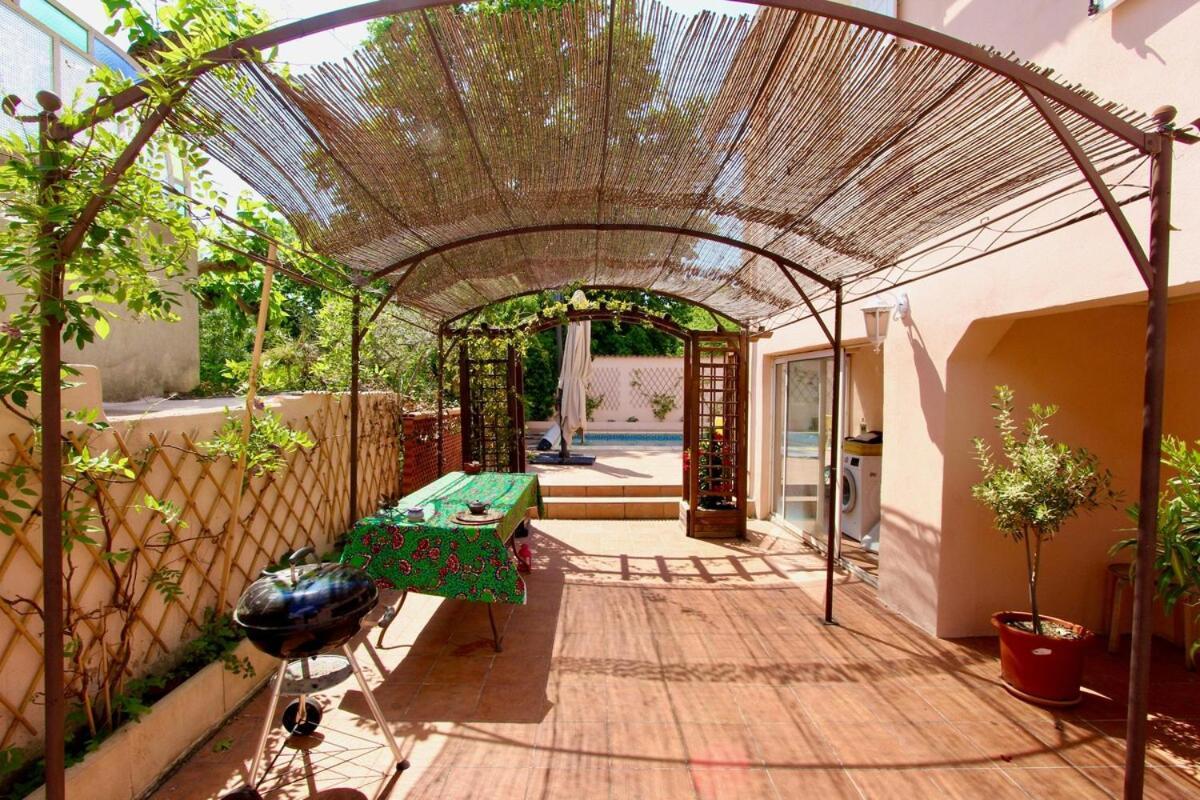 Large Quiet House With Pool * Marseille
