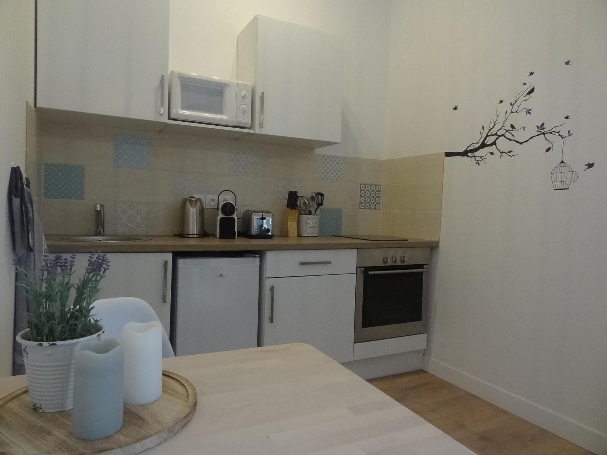 Lumineux I Calme I Centre I Metro Joliette I Internet Fibre Apartment Marseilles
