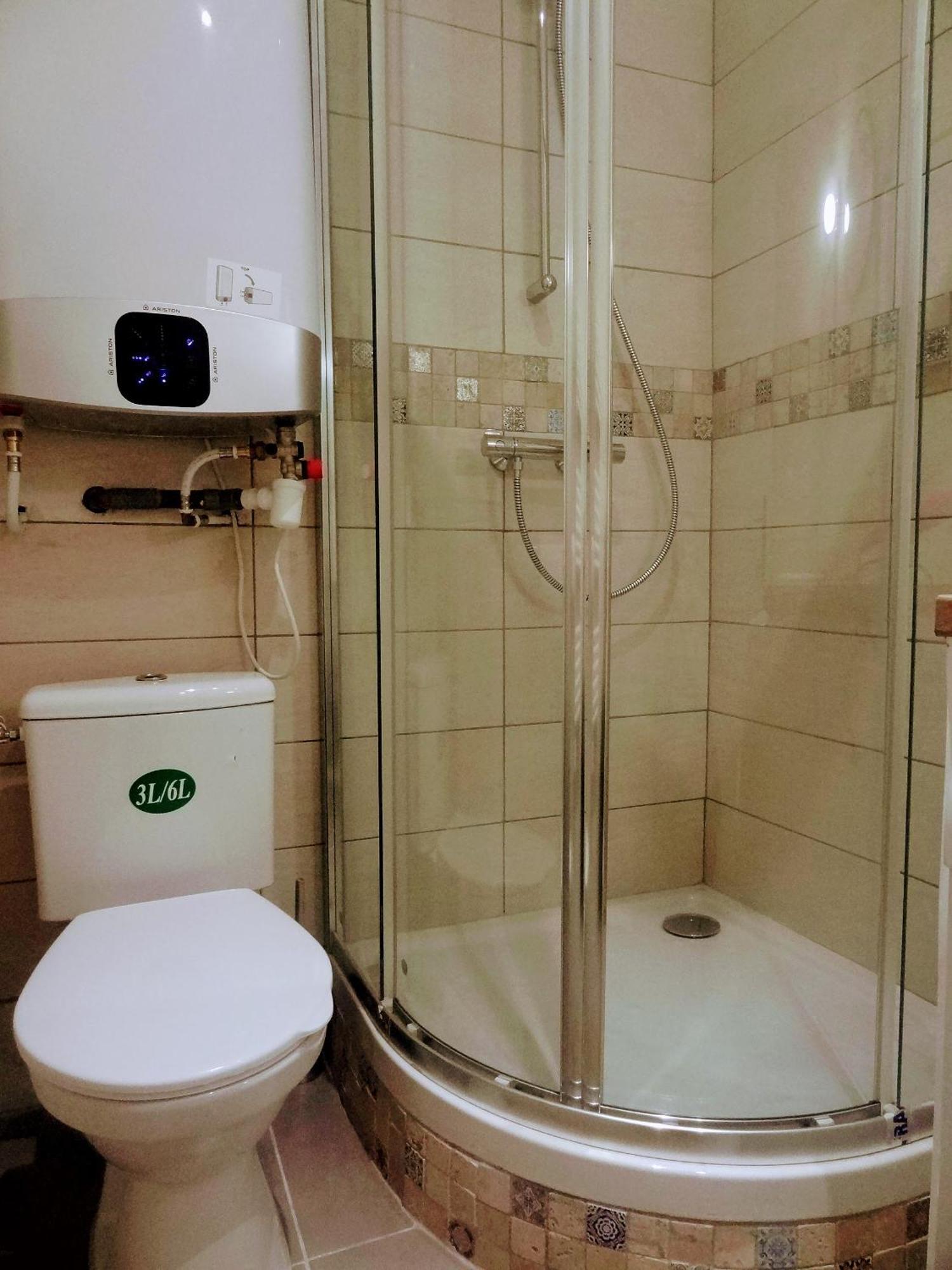 Lumineux I Calme I Centre I Metro Joliette I Internet Fibre Apartment *