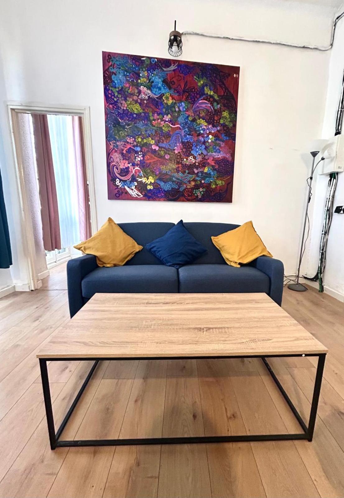 Appartement T2 Au Coeur Du Cours Julien Ambiance Boheme Et Confort Marseille