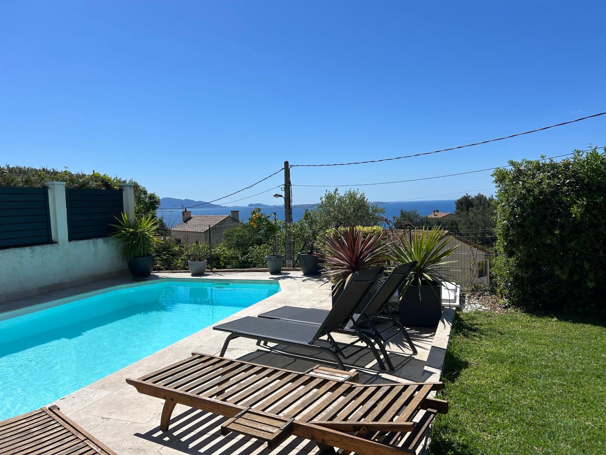 Maison Entierement Climatisee Vue D'exception Et Rade De Avec Piscine 8 Personnes Villa Marseille