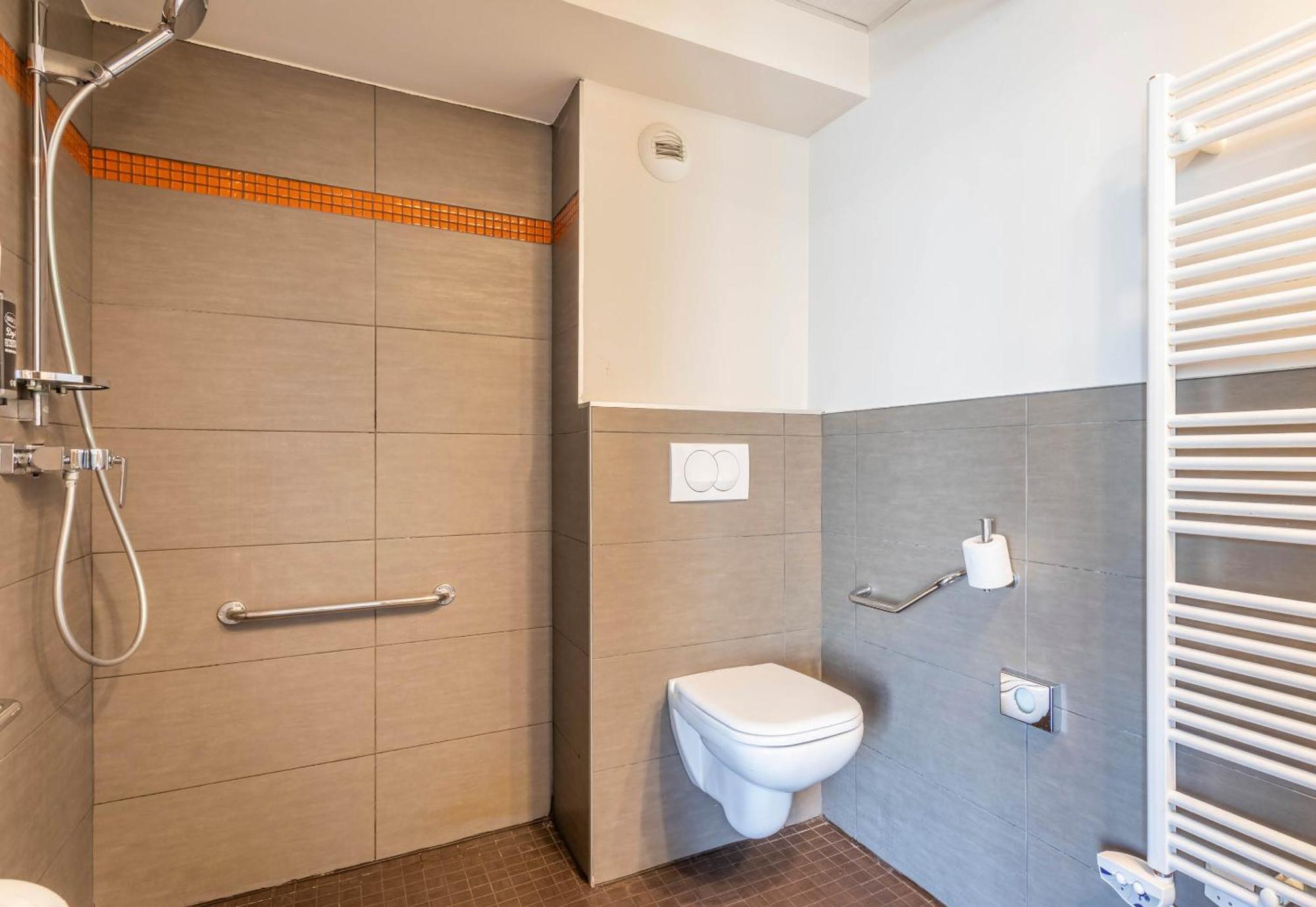 Centre La Timone Hotel 2*