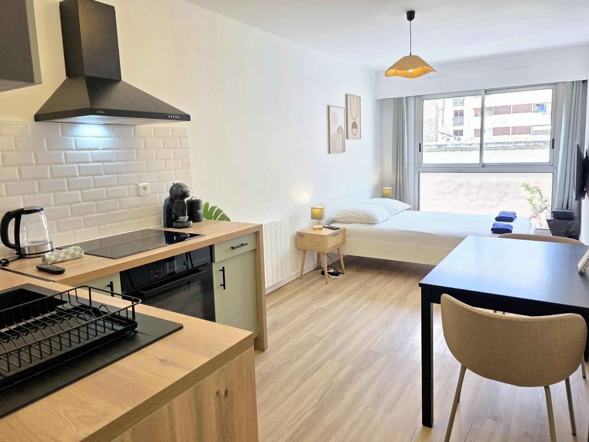Cosy - Estiennes D'orves - Hyper Students Close To Metro And Vieux-port Appartement Marseilles