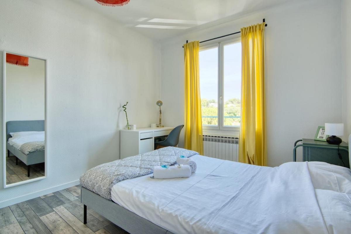 Apartment Grand T5 De 103 M2 Au Bd Guigou Avec 4 Balcons *