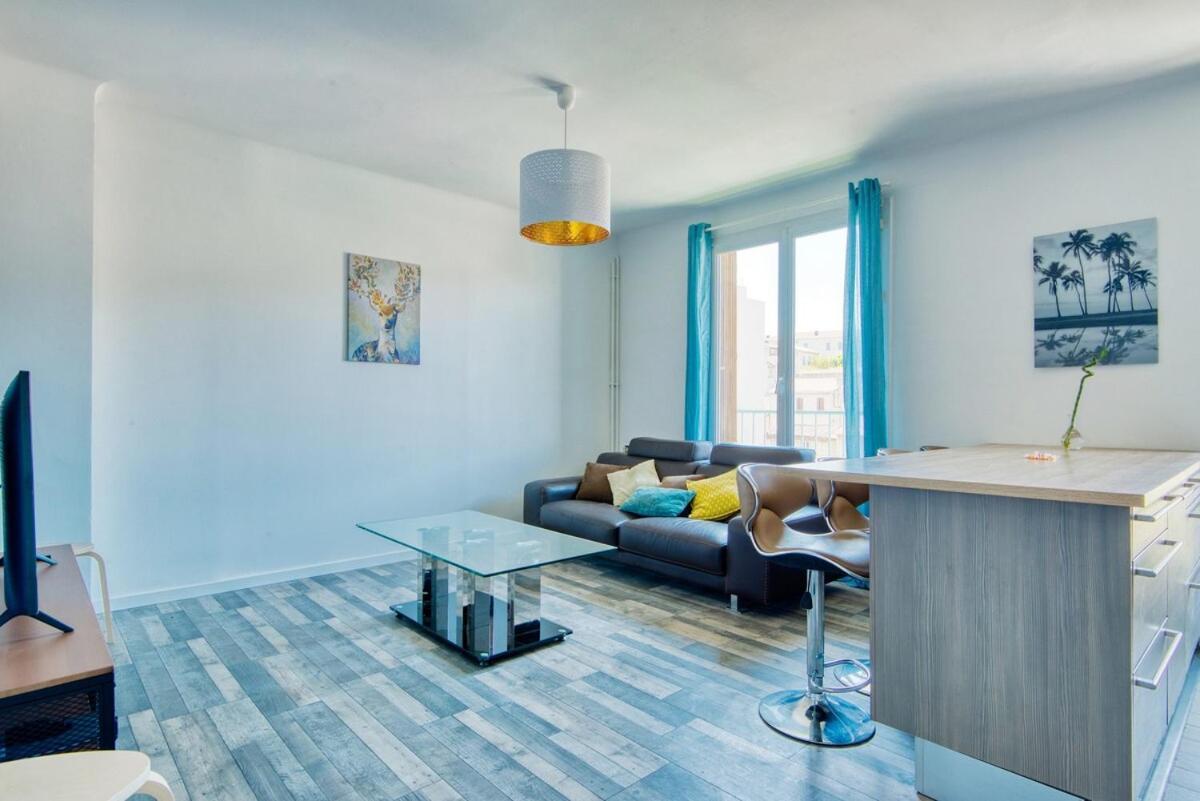 Apartment Grand T5 De 103 M2 Au Bd Guigou Avec 4 Balcons *