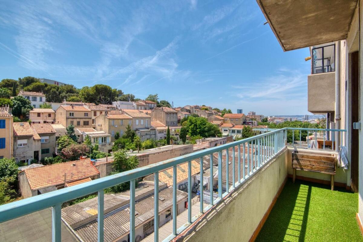 Grand T5 De 103 M2 Au Bd Guigou Avec 4 Balcons *
