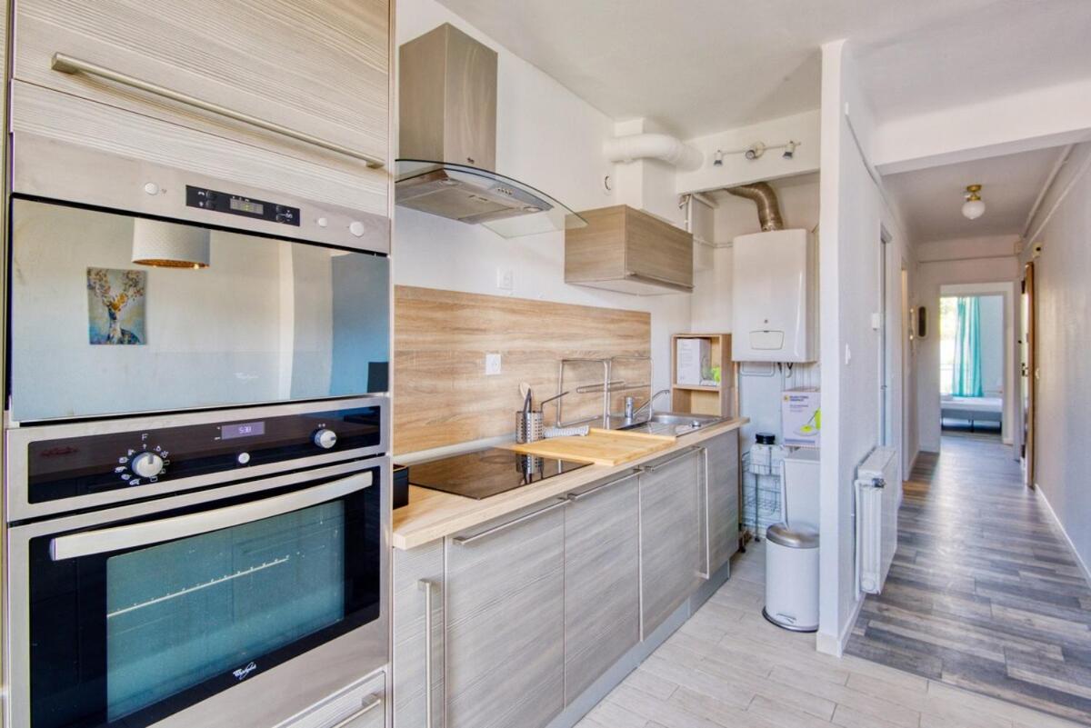 Grand T5 De 103 M2 Au Bd Guigou Avec 4 Balcons Apartment