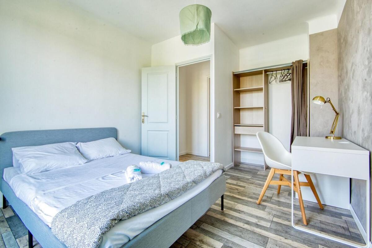 Grand T5 De 103 M2 Au Bd Guigou Avec 4 Balcons Marseille