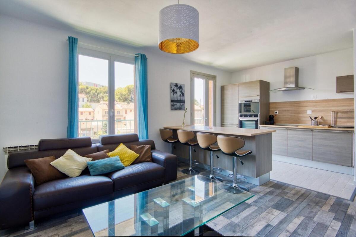 Grand T5 De 103 M2 Au Bd Guigou Avec 4 Balcons Marseille