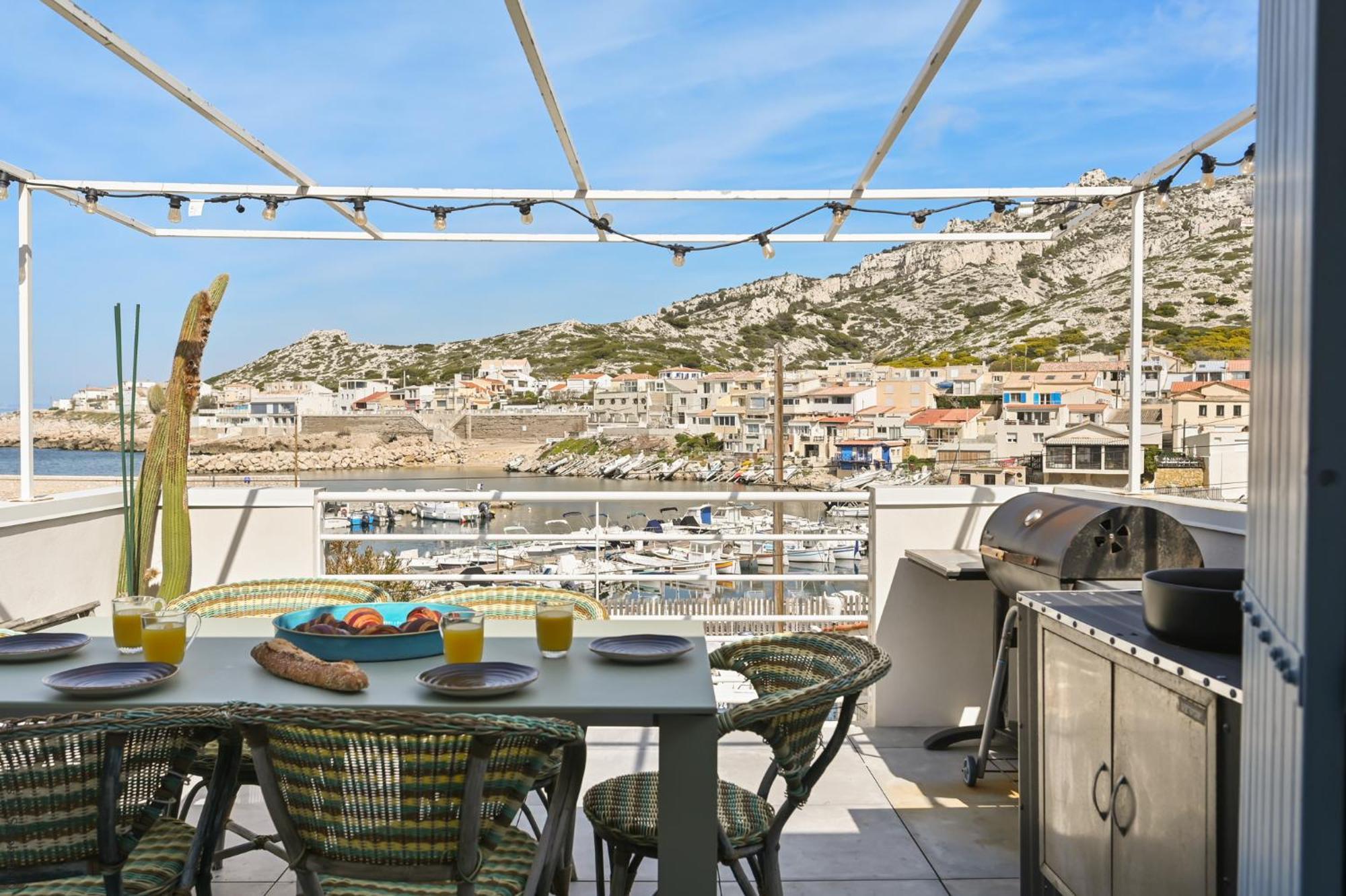 Cabin, Waterfront Terrace Apartment