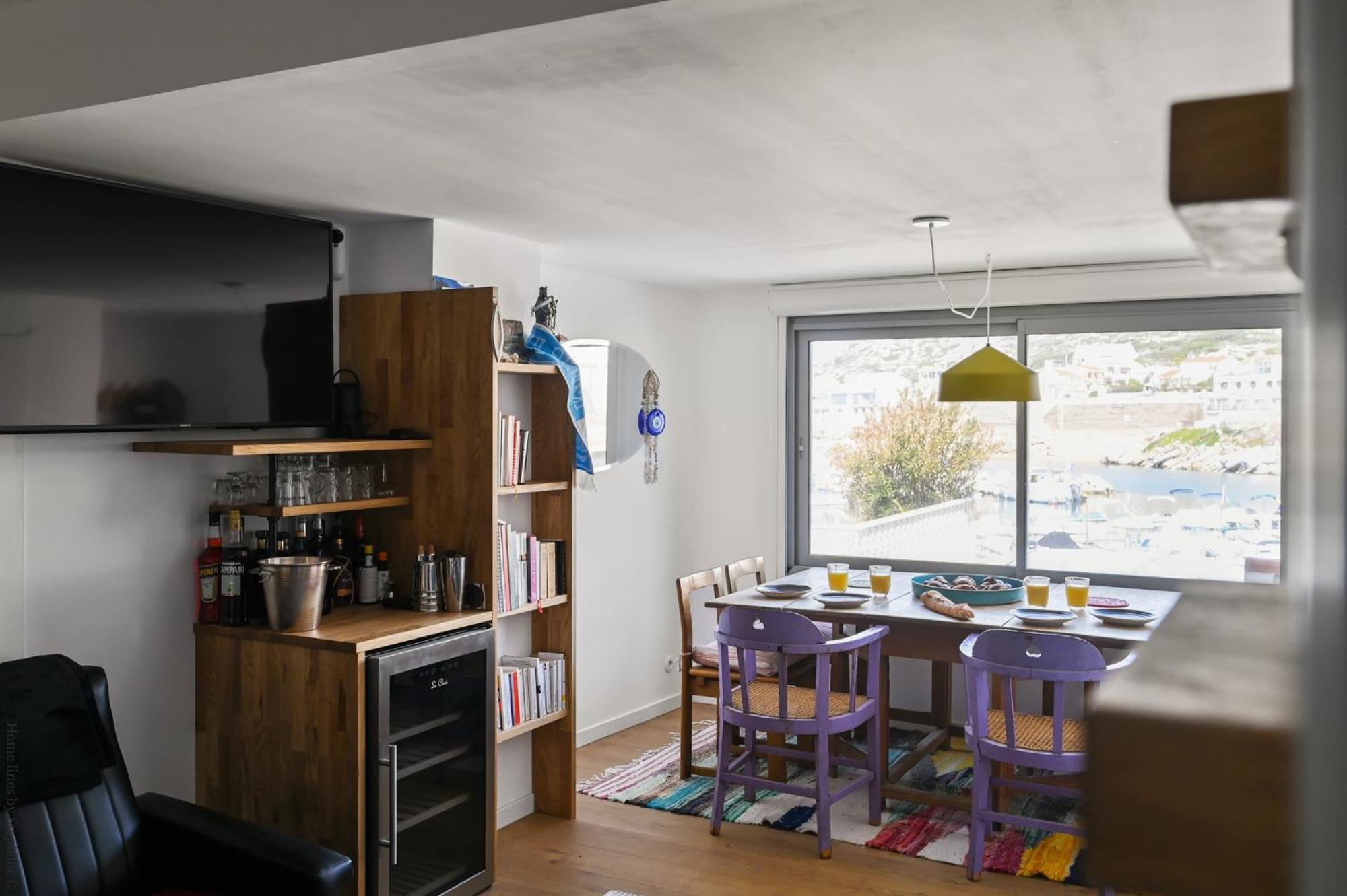 Cabin, Waterfront Terrace Apartment