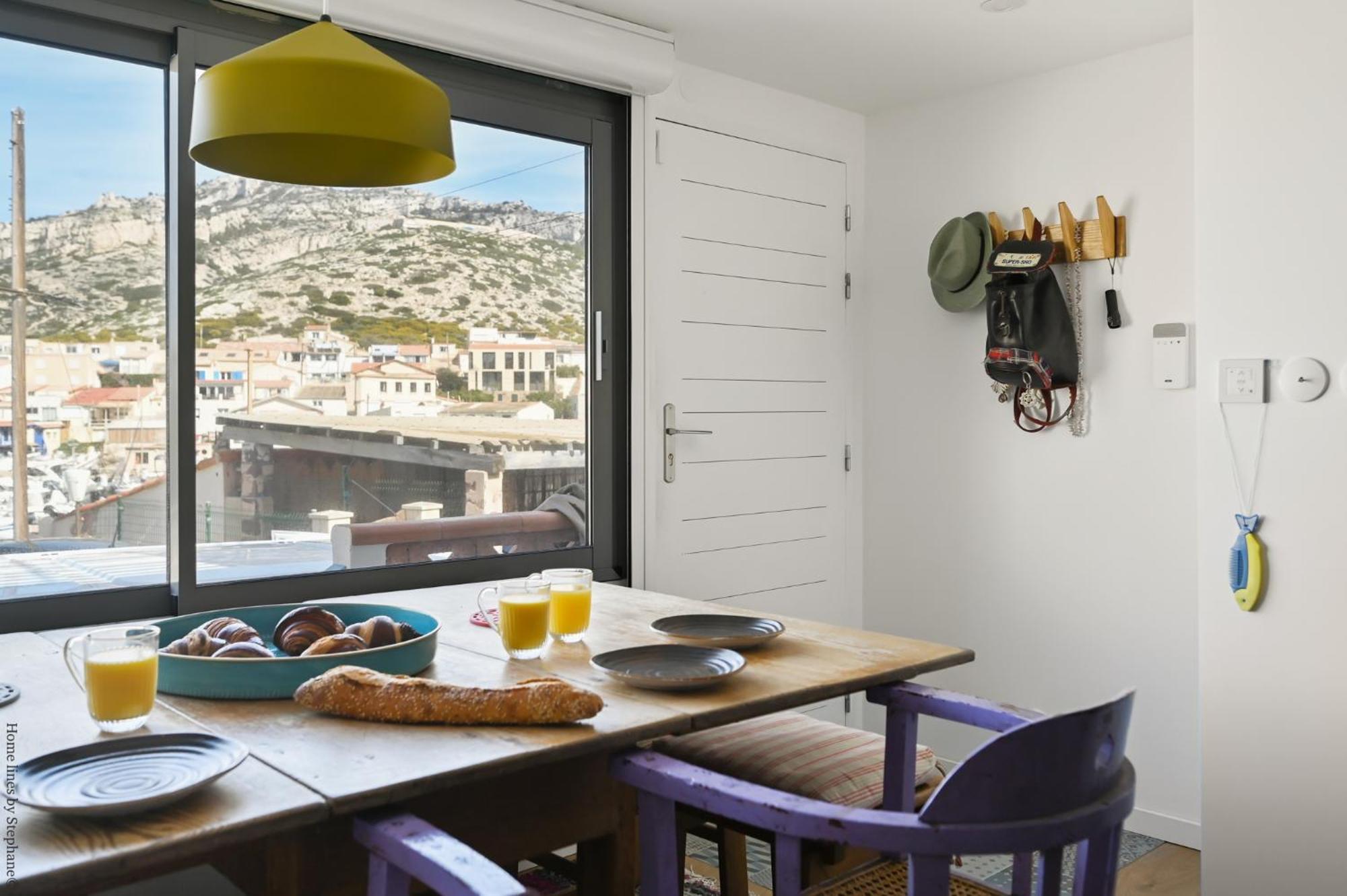 Cabin, Waterfront Terrace Apartment Marseille