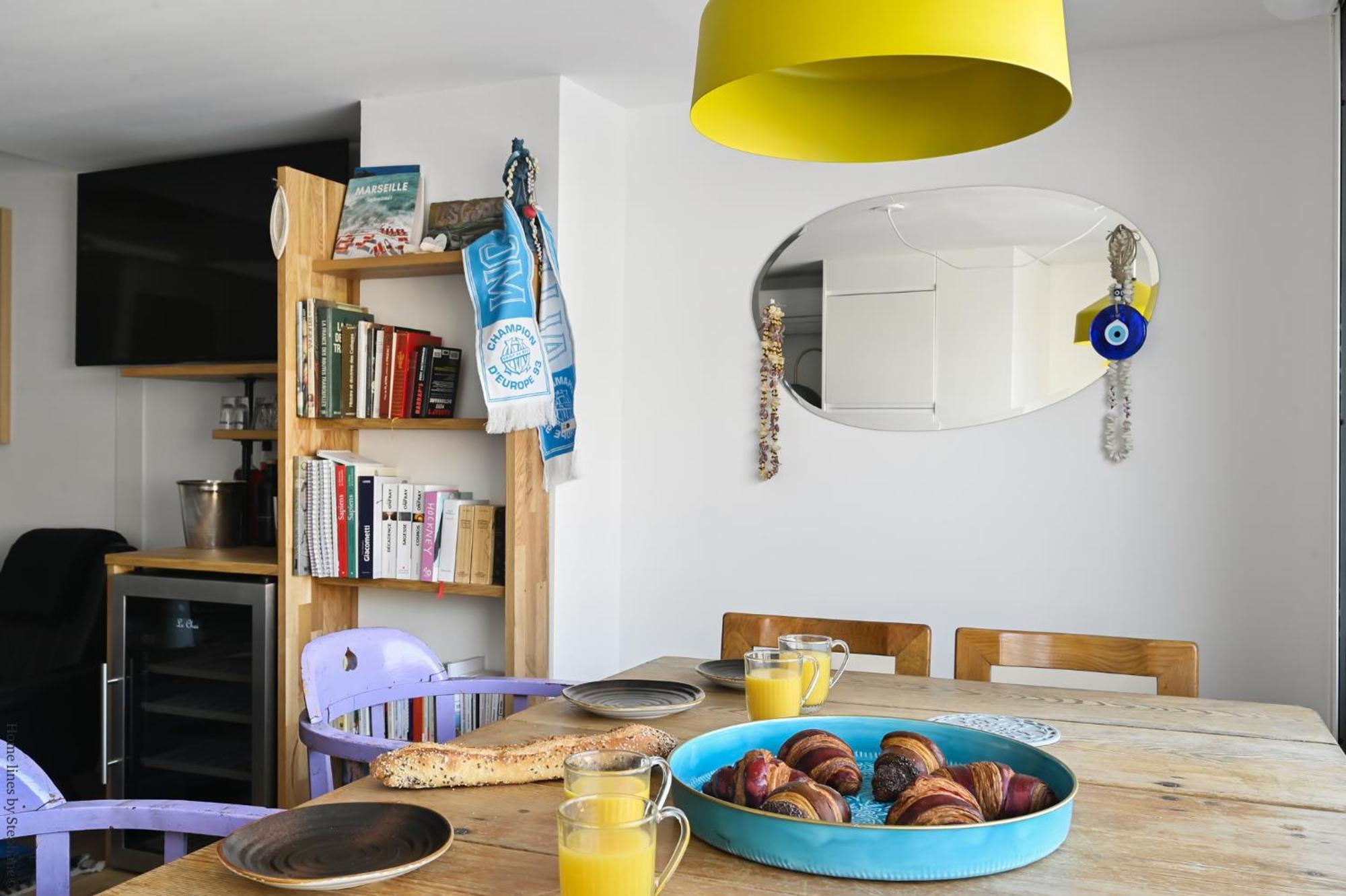 Cabin, Waterfront Terrace * Marseille