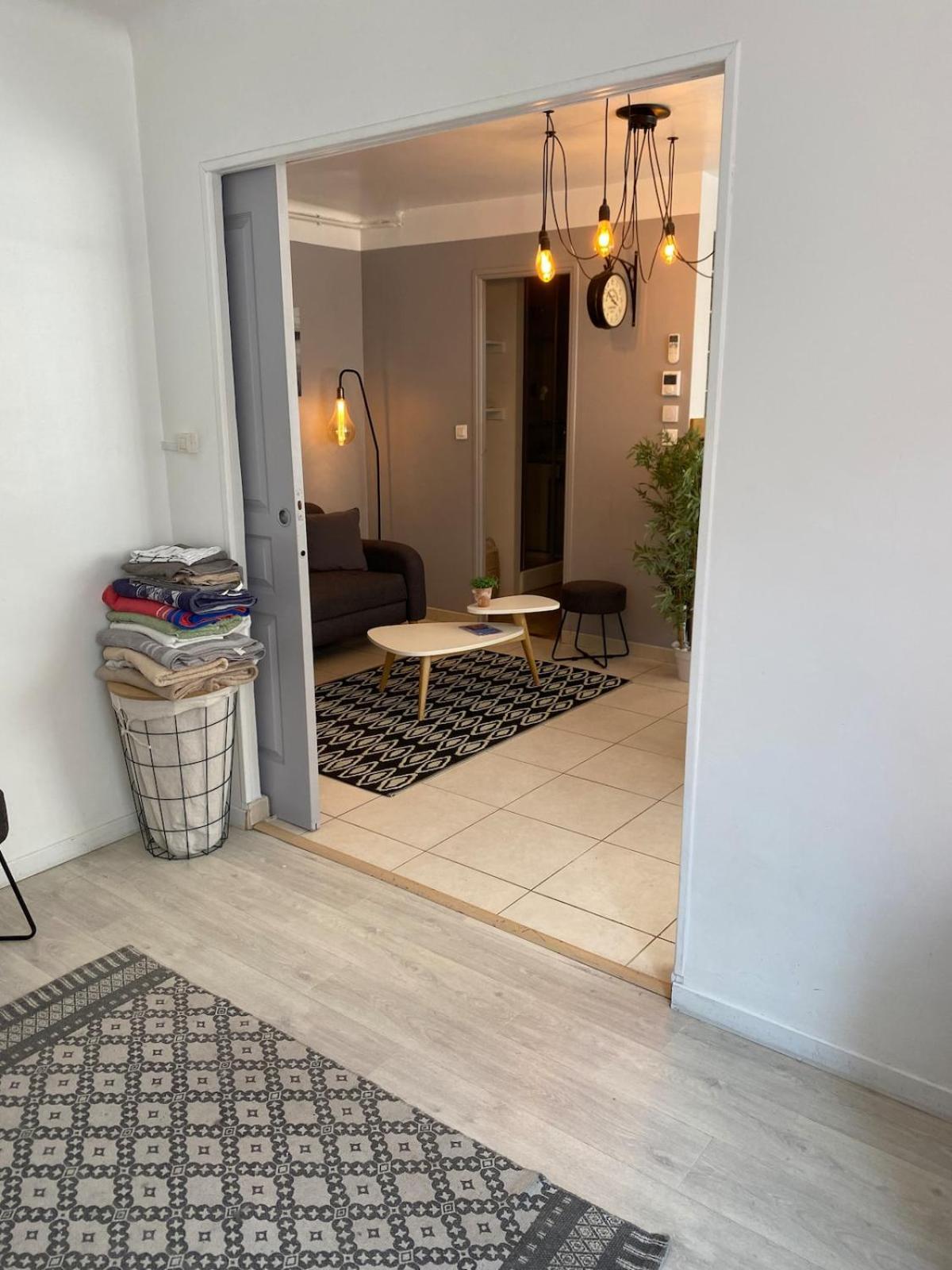 Flcbm - 50 M - Air Conditioning - Parking - 2 Bedrooms Marseille