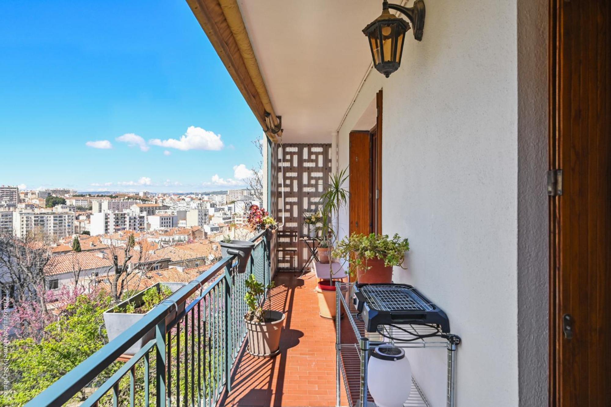 Balcon Filant, Calme & Parking Apartment