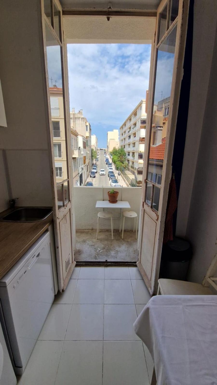 Apartment For 2 With Balcony - Near The *