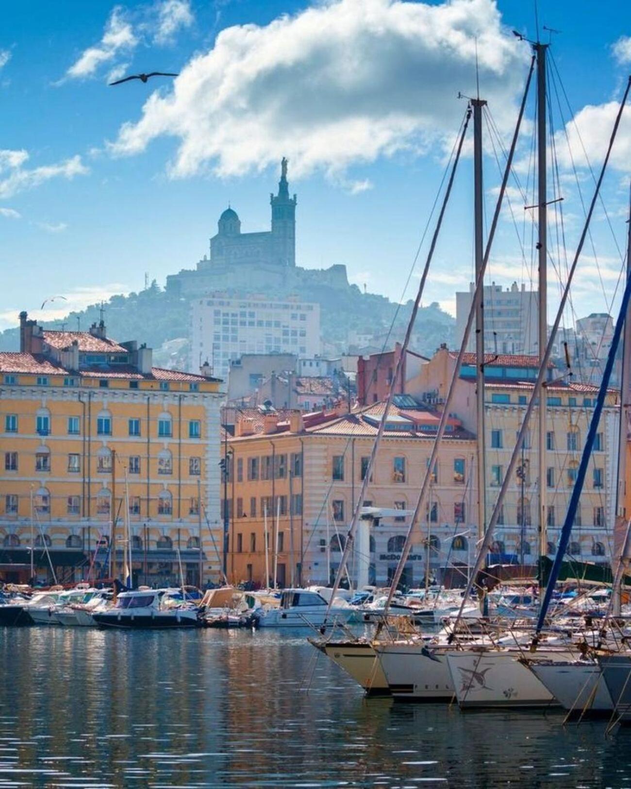 Nuitee Sur Un Yacht D'Exception Face Au Mucem, Au Coeur Du Vieux-Port Botel Marseilles