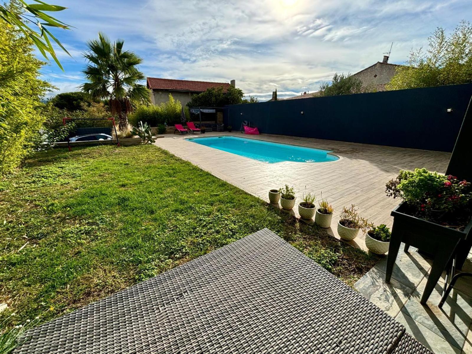 Prive Attenant Piscine