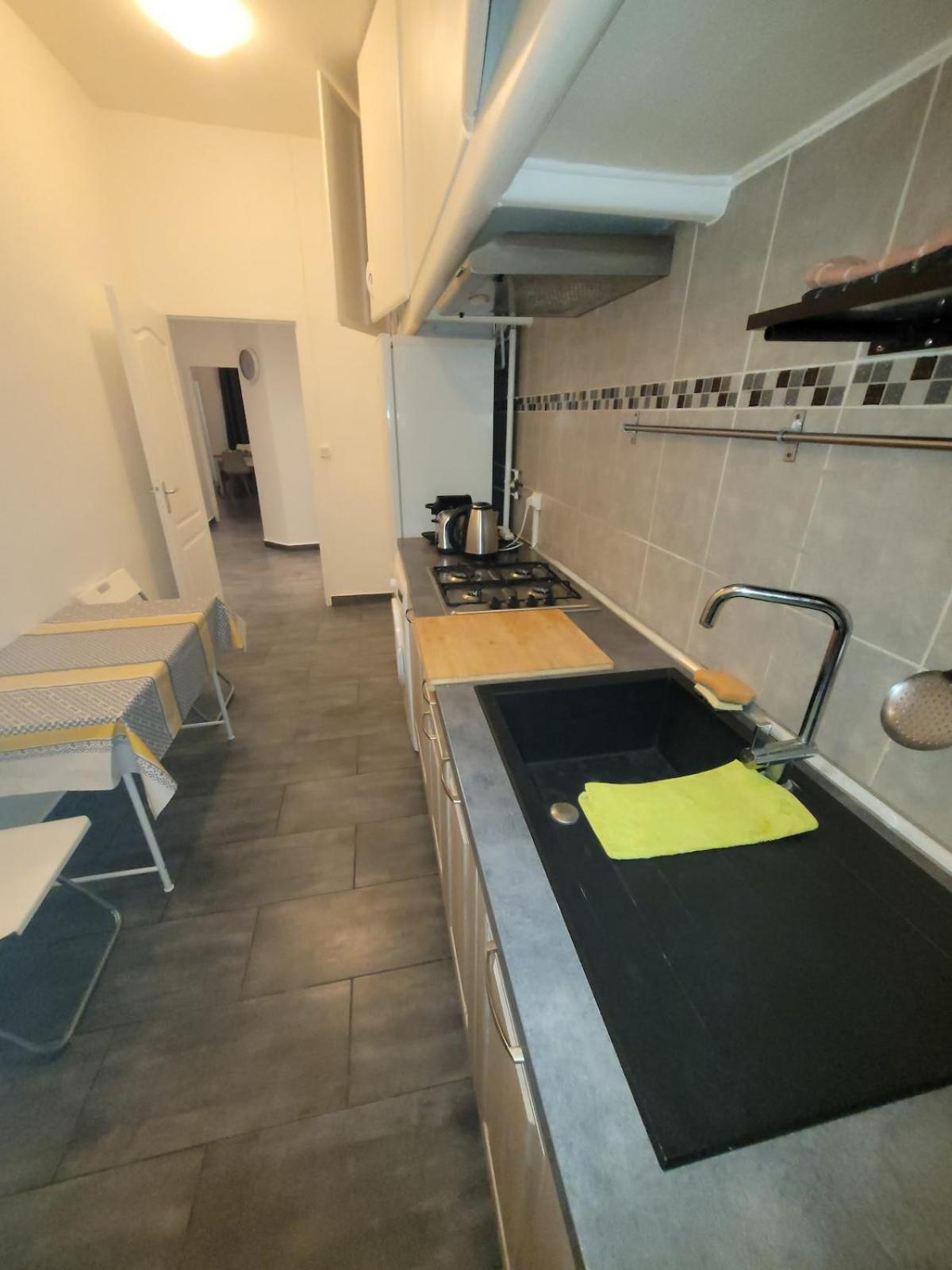 Apartment Le Reforme Pour 6 Personnes Marseille