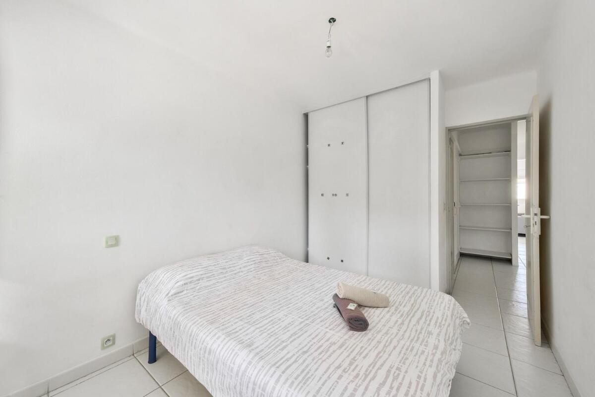 T3 Avec Balcon Proche De La Place Castellane *