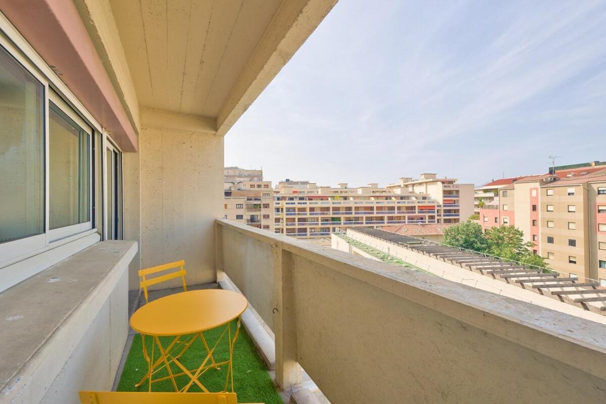 T3 Avec Balcon Proche De La Place Castellane * Marseille