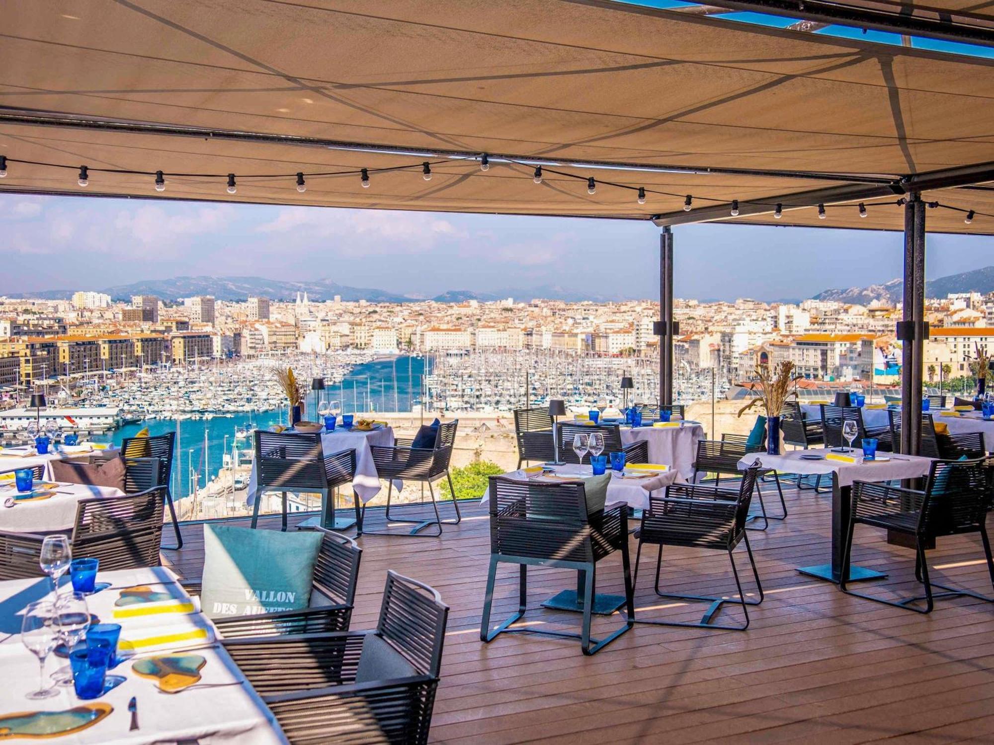 Sofitel Vieux-port Khách sạn 5*