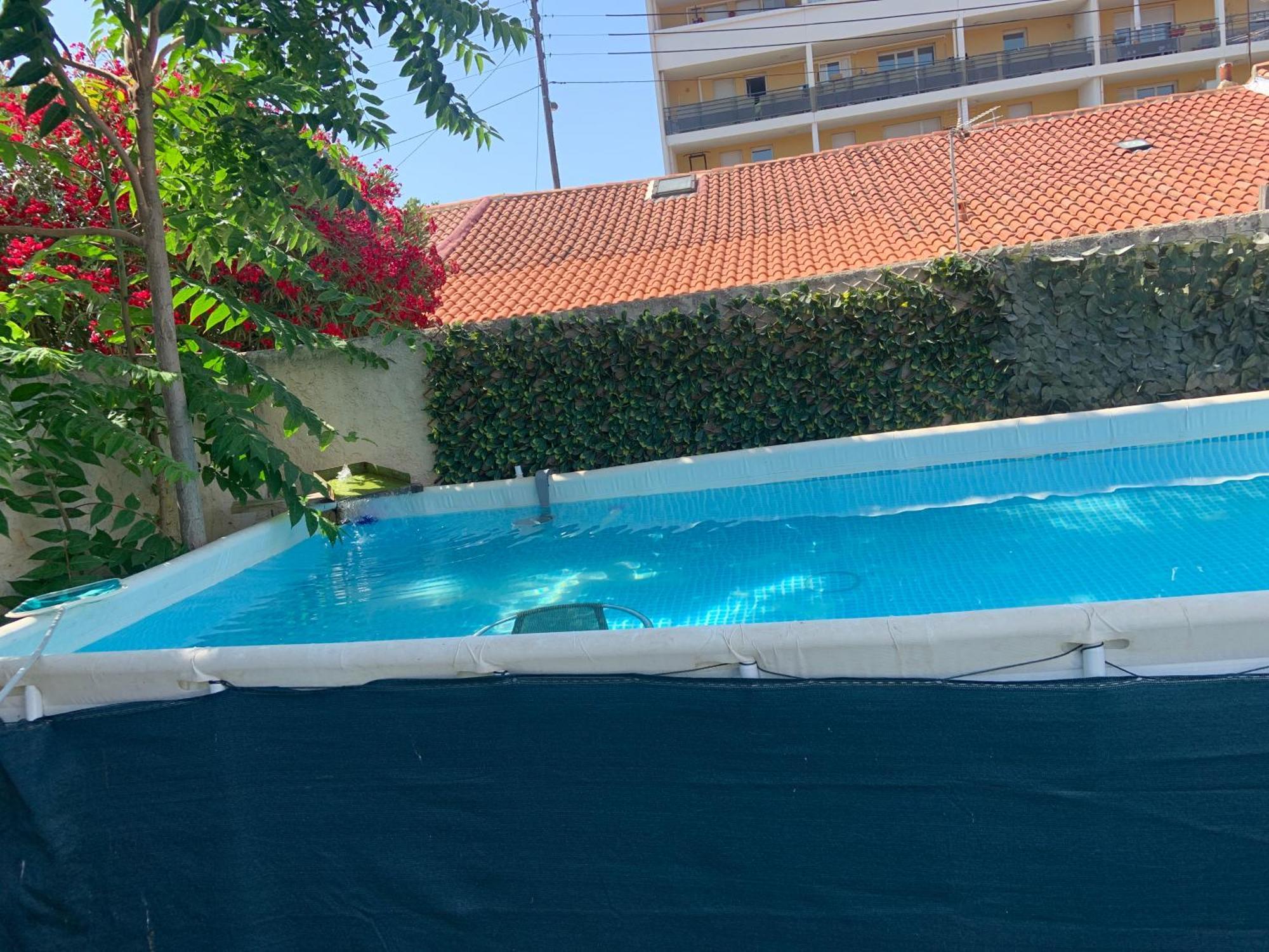 Holiday home Maison E Piscine Velodrome *