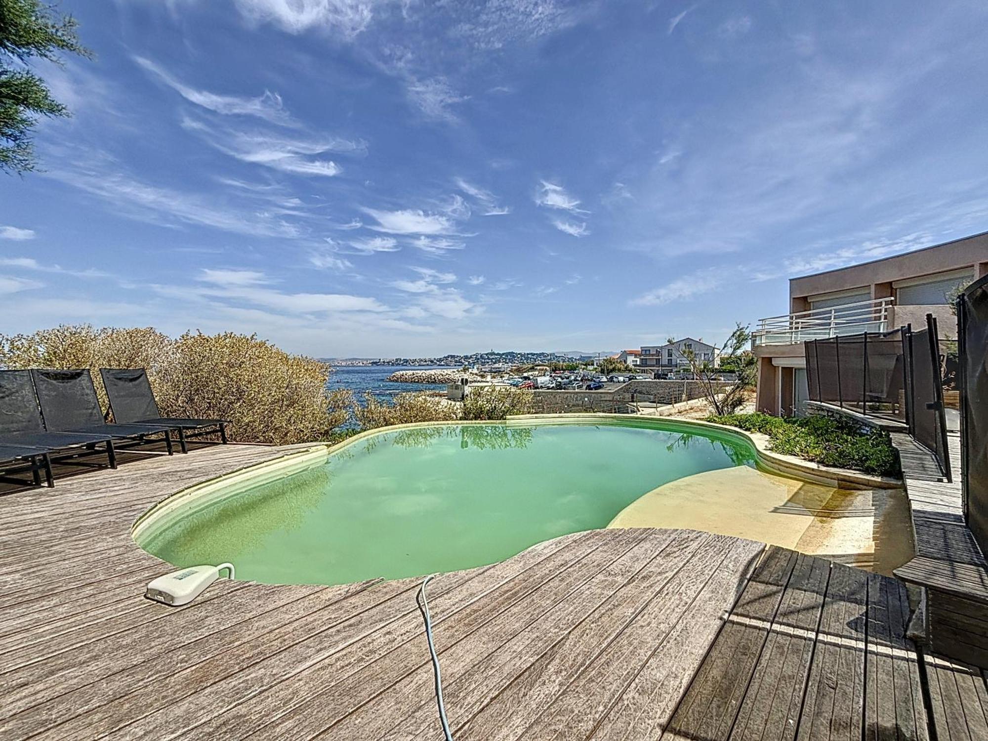 Maison Unique - Piscine Au Dessus De La - Les Freres De La Loc' Appartement *