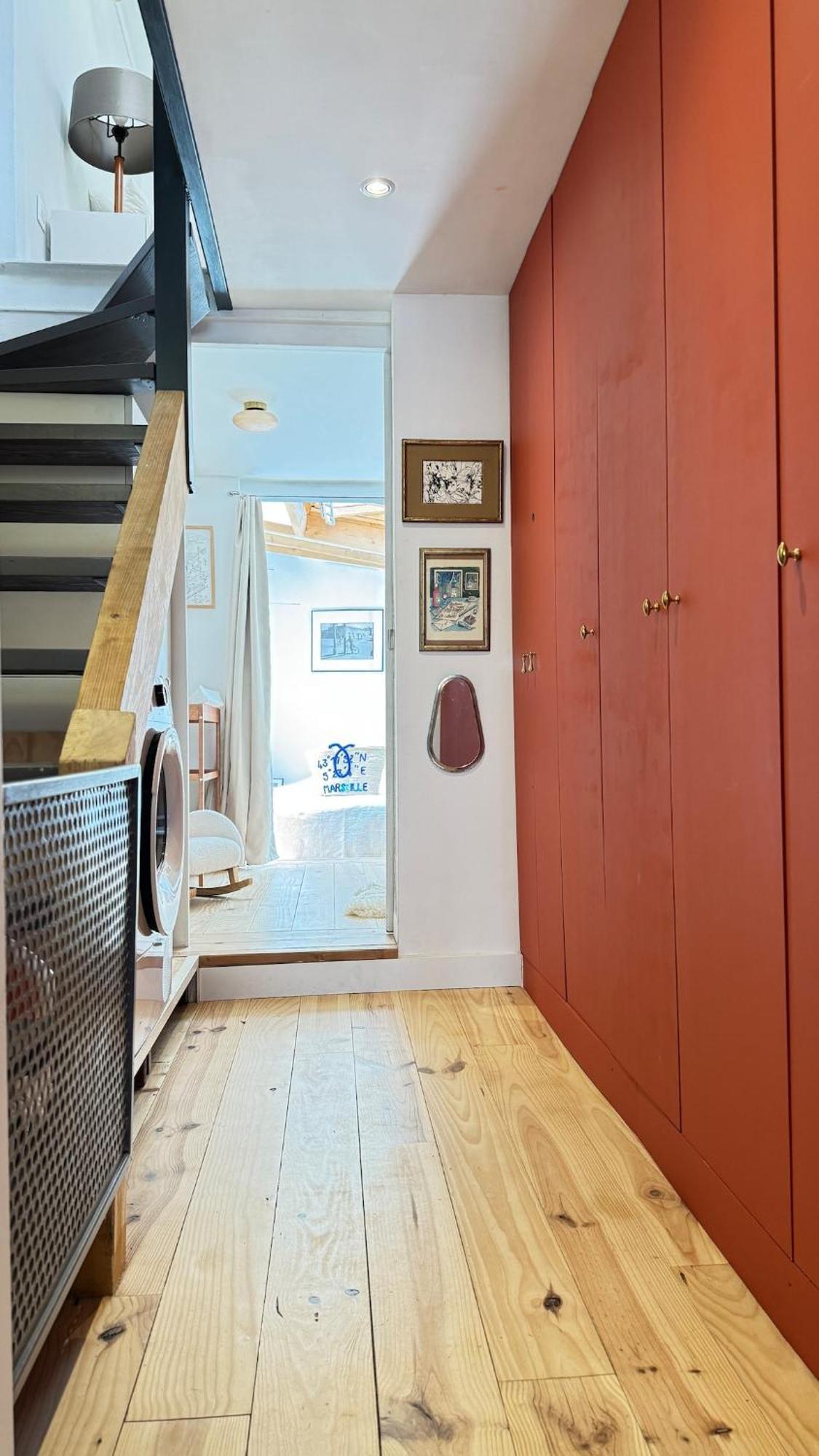 Refurbished 6-room Vieux Port