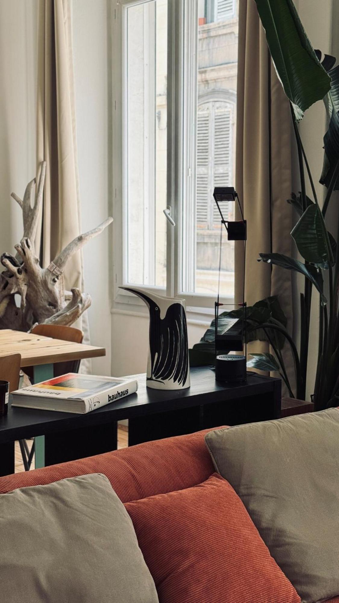 Refurbished 6-room Vieux Port *