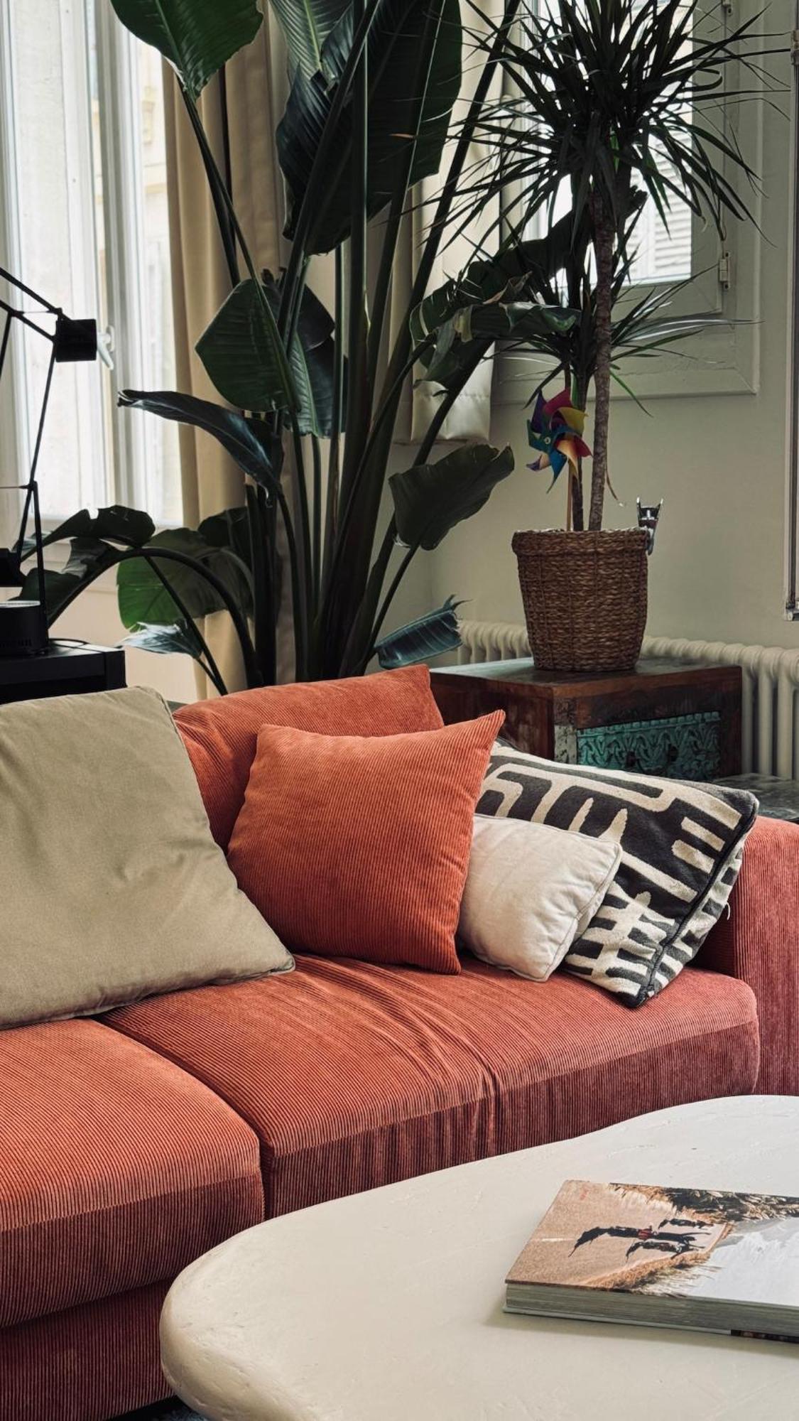 Refurbished 6-room Vieux Port Apartment