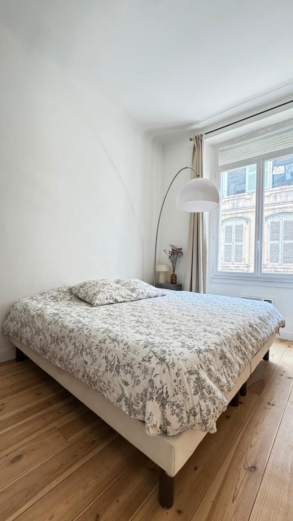 Refurbished 6-room Vieux Port * Marseilles