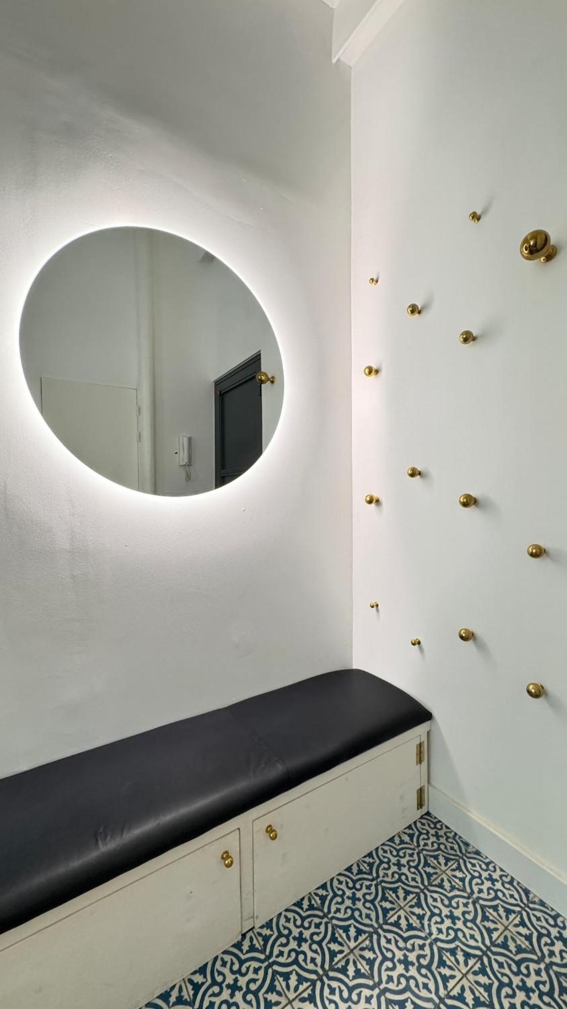 Refurbished 6-room Vieux Port Apartment Marseilles