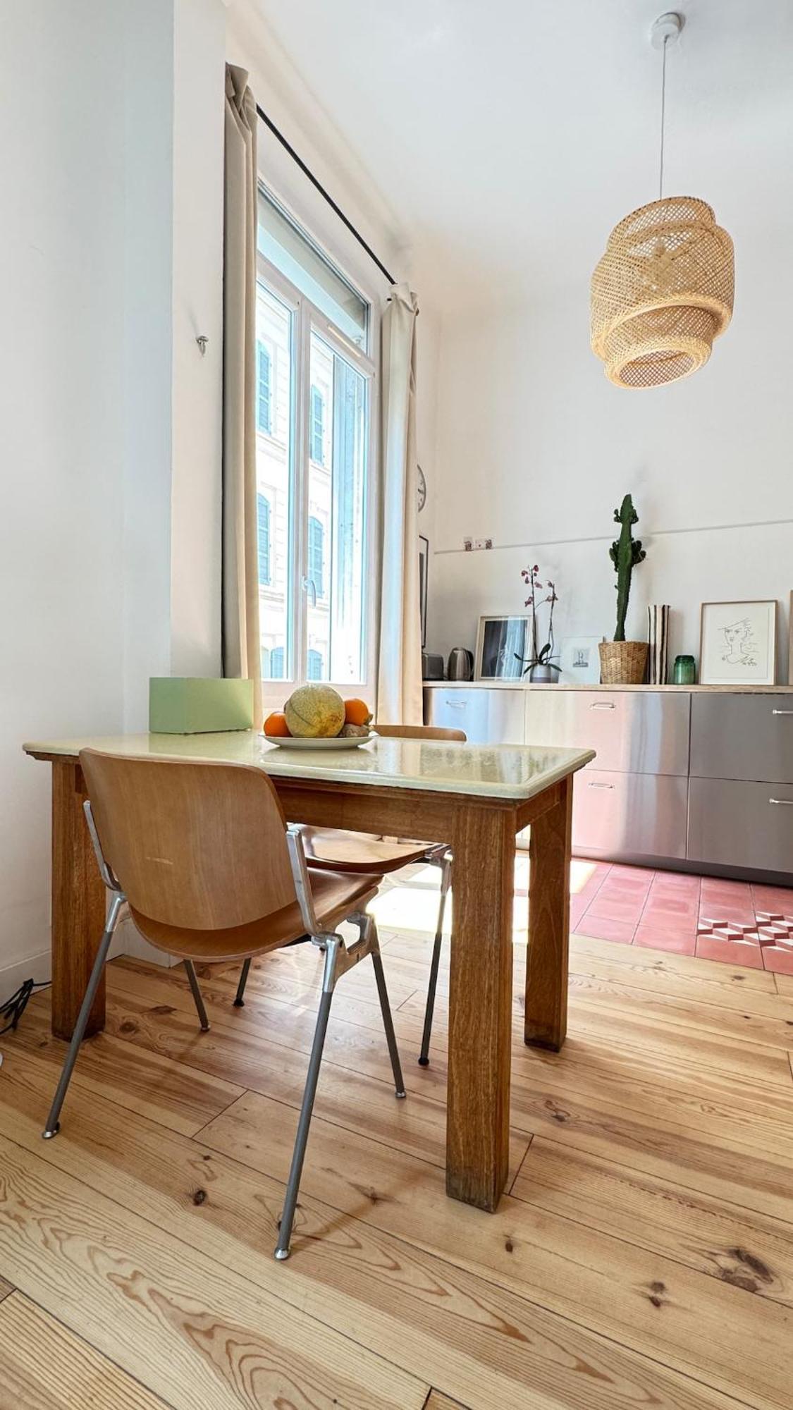 Apartment Refurbished 6-room Vieux Port Marseilles