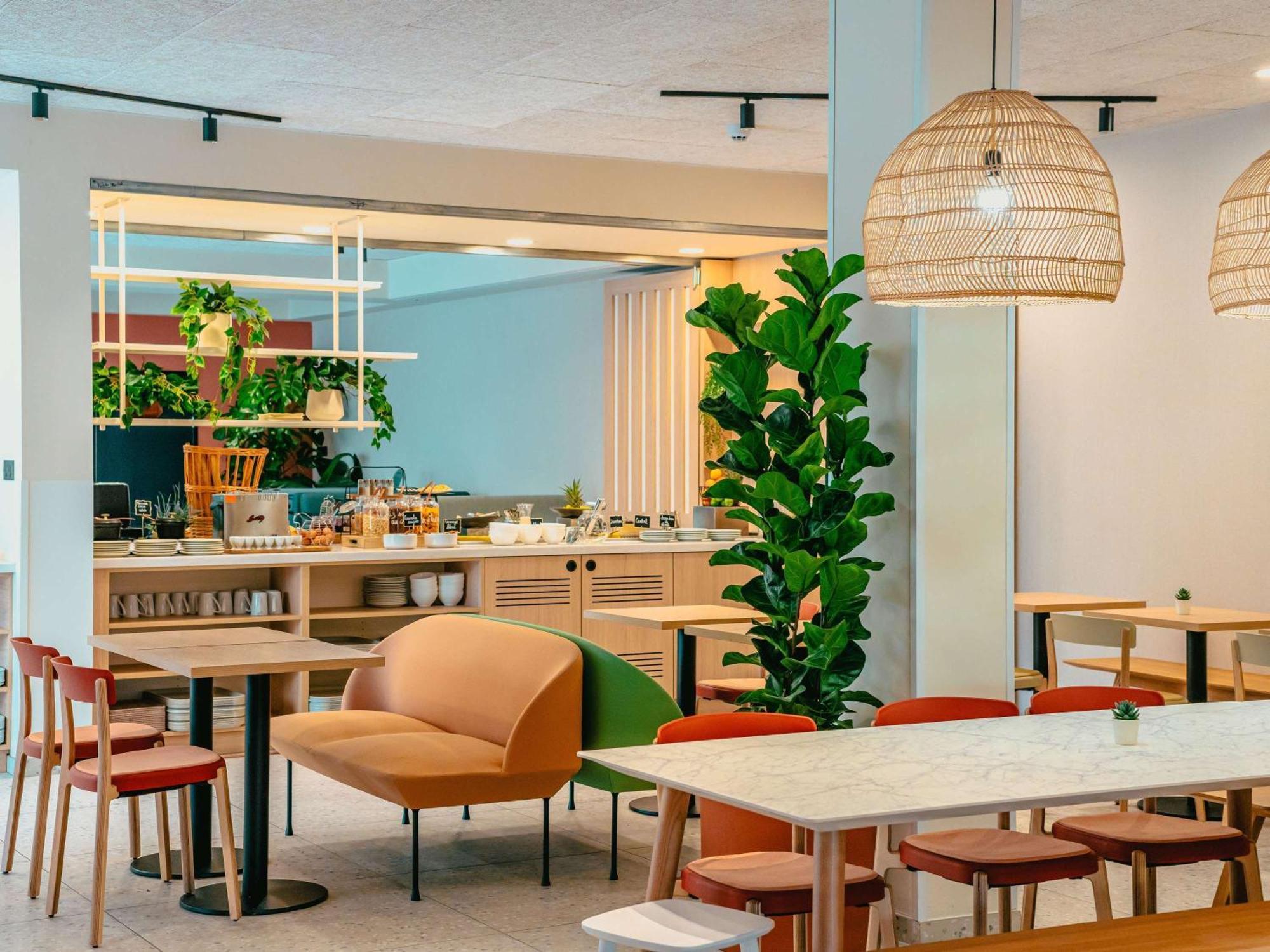 Ibis Styles Palais Des Congres Velodrome Hotel